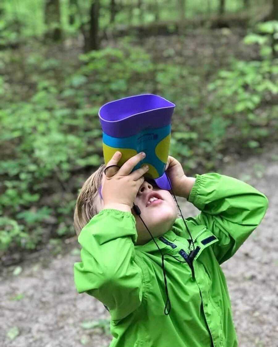 What different perspectives can your little one explore in nature? Bird watching, with or without binoculars, can be a great way to notice your surroundings in a new way.

📷 via Hallie Pope