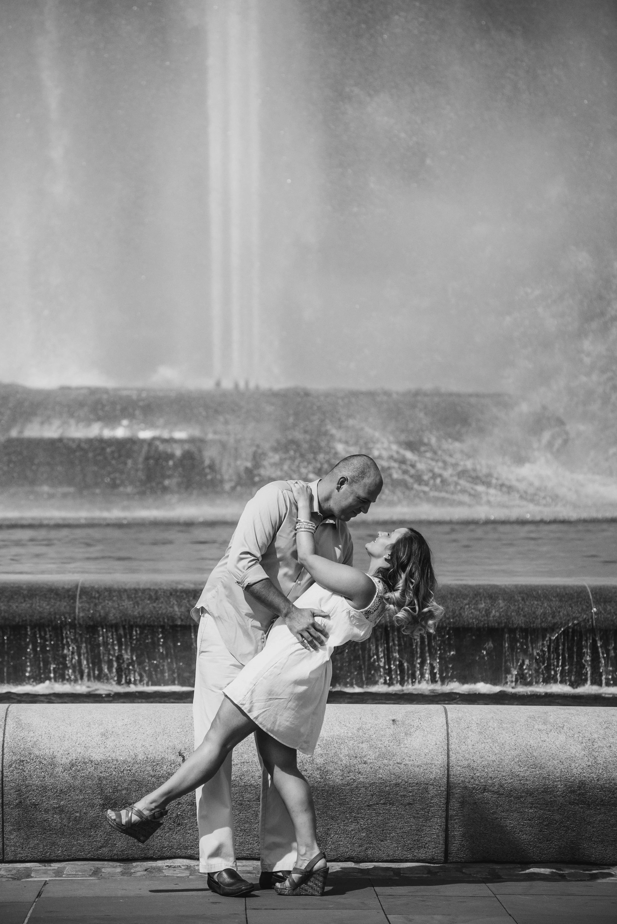 engagement session at the point fountain