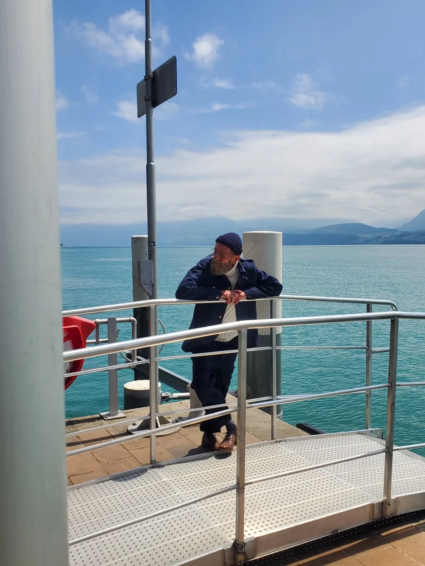 Es wird wieder k&uuml;hler!!!

Unsere Jacken/Overshirts und Hosen (ehemalige Arbeitskleider der Schweizer Armee, &uuml;berf&auml;rbt in Schwarz und Blau und mit japanischen Jeanskn&ouml;pfen versehen) sind weiterhin bei uns erh&auml;ltlich. Auch die 