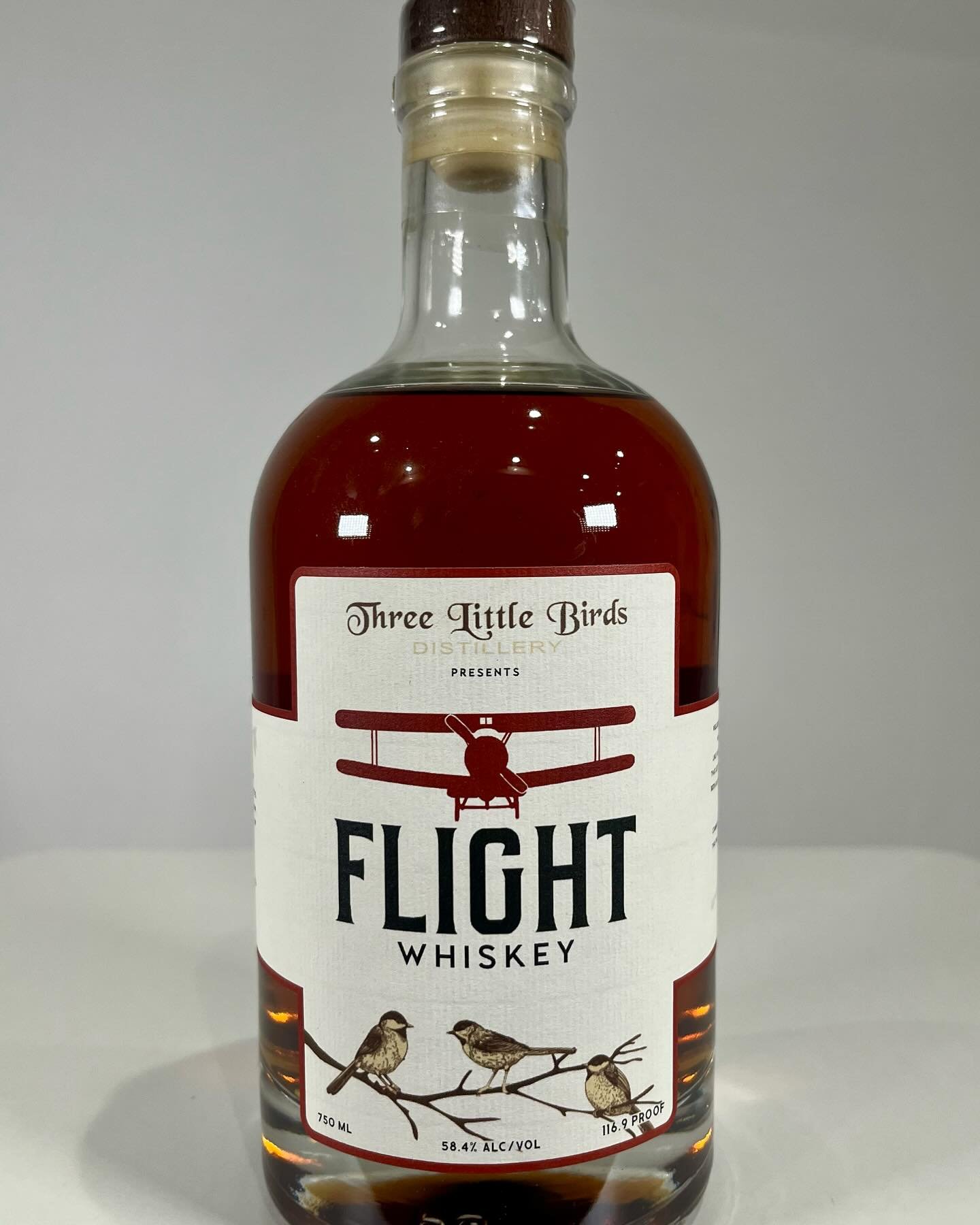 THE FIRST COLLABORATION BETWEEN FLIGHT
WHISKEY AND THREE LITTLE BIRDS DISTILLERY.
LIKE FLIGHT, THIS COLLABORATION BEGAN AS A FRIENDSHIP THAT LED TO A PARTNERSHIP. FLIGHT 2021 SIGNIFIES THE YEAR BOTH FLIGHT AND THREE LITTLE BIRDS STARTED BUSINESS AND
