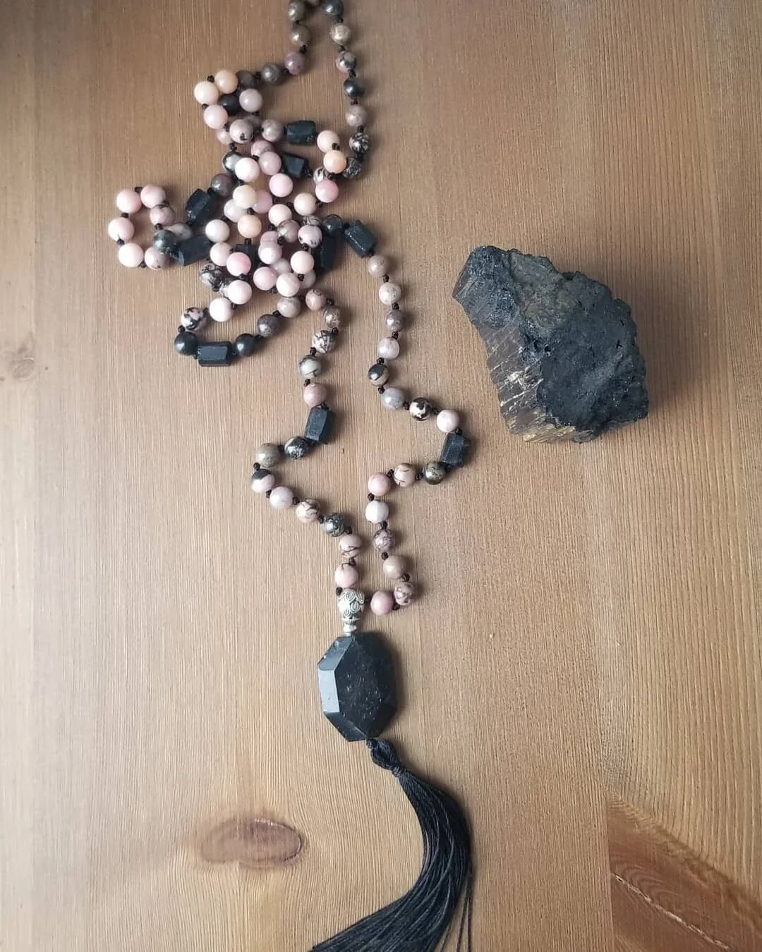 #Lavender in the #UK! She's made it across the pond and has a #Madonna inspired #BritishAccent now.

#Mala #JapaMeditation #BruhaEnergy #MetaphysicalJuju #MeditationTools #OpenAndBalanced #Rhodonite #PinkOpal #BlackTourmaline #Reiki #ADeeperLove