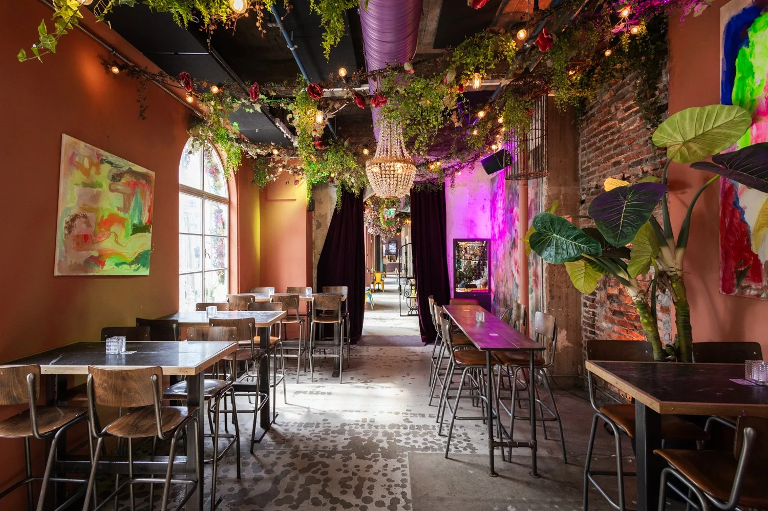 Bilde av inngang til cocktailbaren, oslo street food - chambre