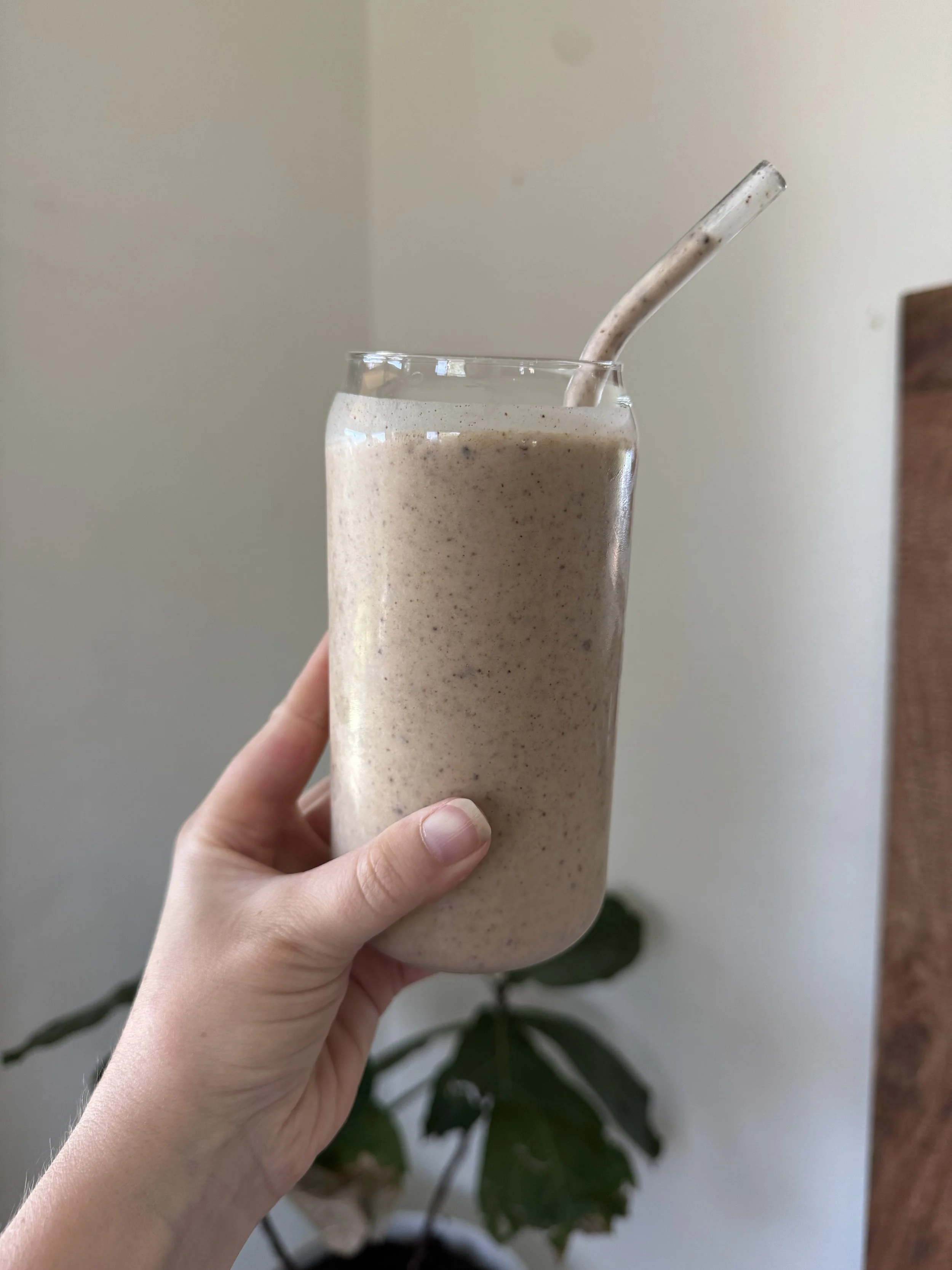 Date And Almond Butter Chip Smoothie (supportive for pregnancy)