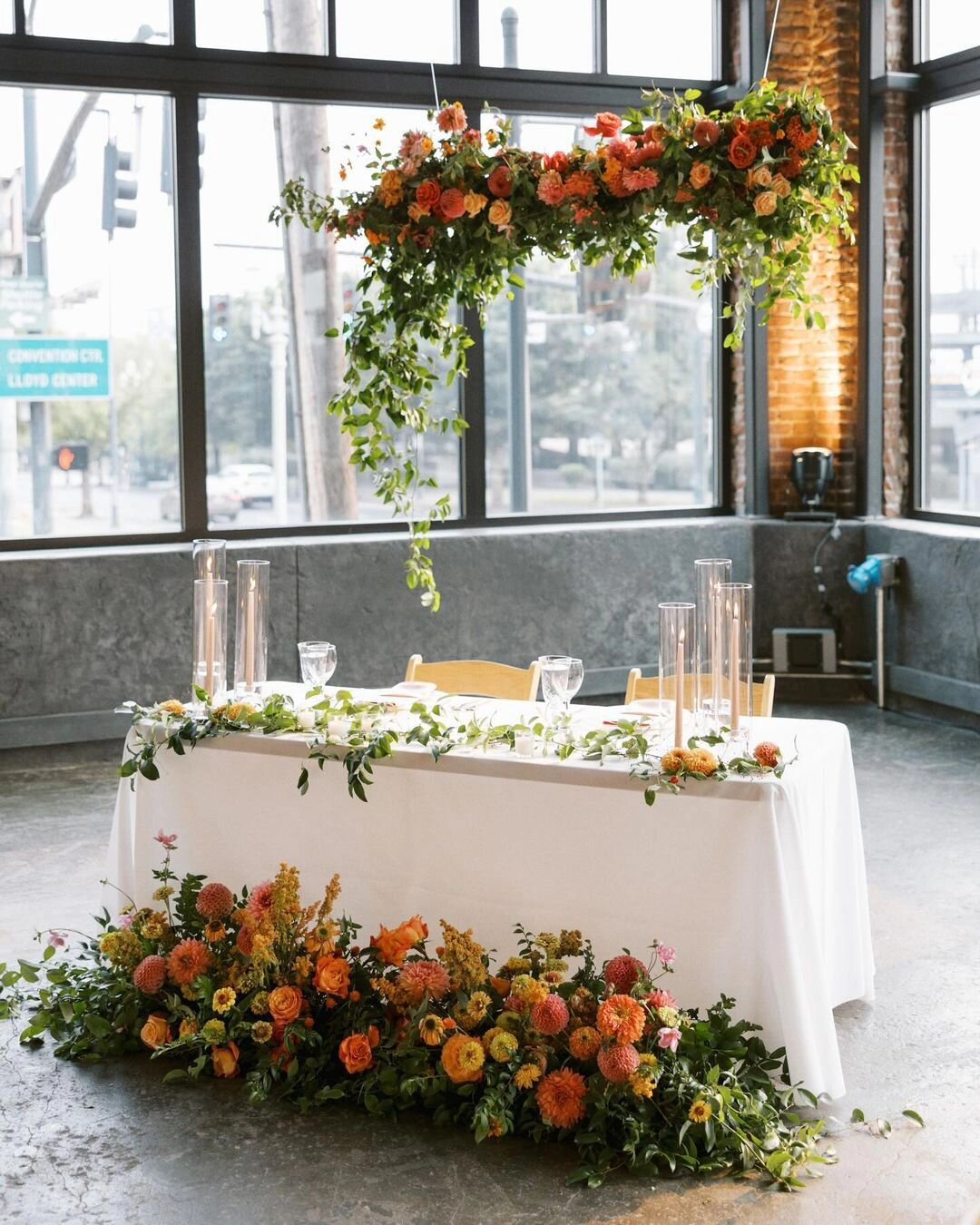 Repost from &bull; 
@scarlet_blooms I loved everything about this day. The details, colors, beautiful humans, a true dream team. ✨
.
.
Photography: @heretodayphoto 
Planning: @yourperfectbridesmaid 
Venue: @leftbankannex 
Floral: @scarlet_blooms 
Cat