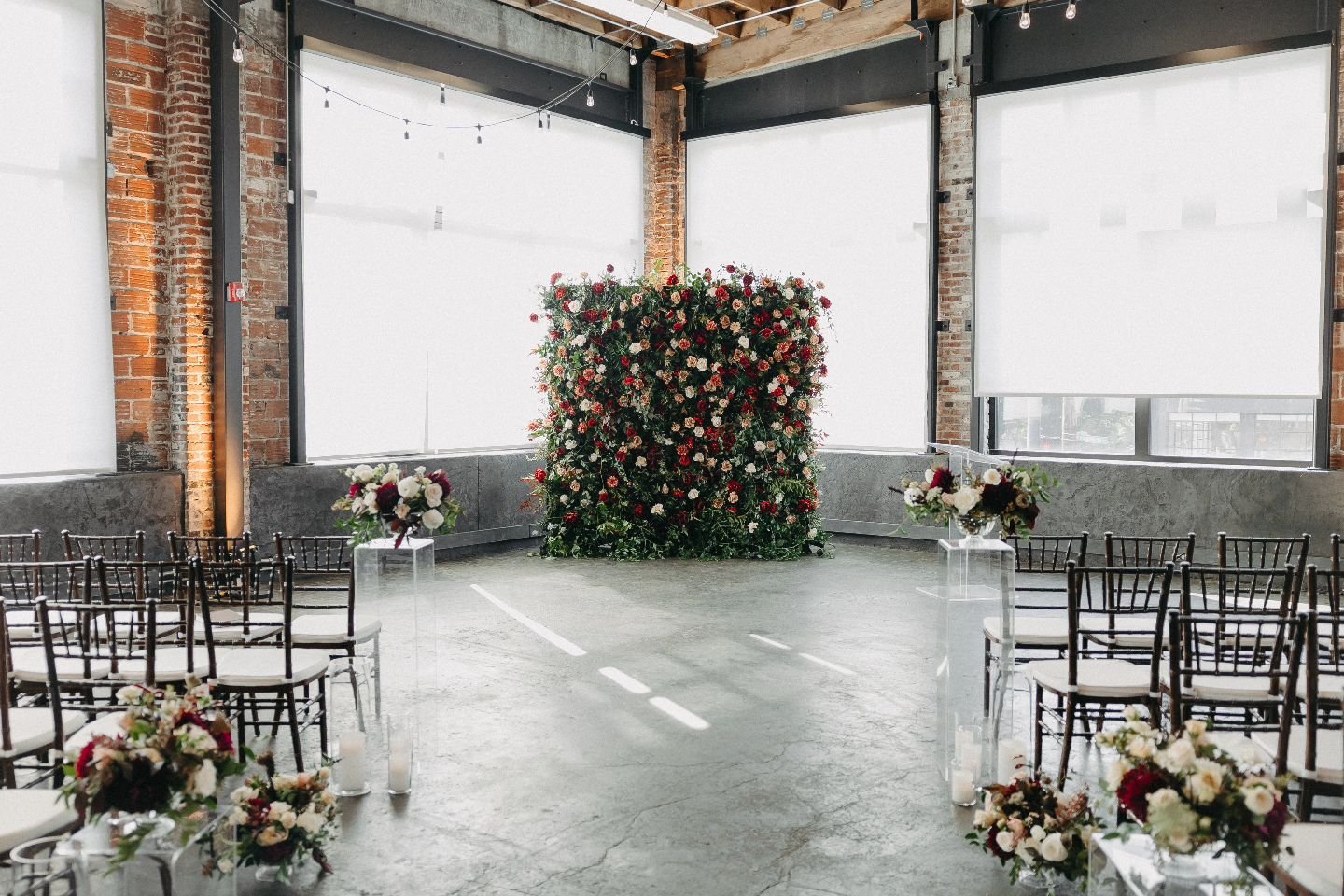 How beautiful is this rose wall? The best part, it was multi-purpose! This couple used it as a backdrop for their ceremony, family photos, and their sweetheart table. 
.
.
.
Venue // @leftbankannex 

Photographer // @weddingphotohouse 

Caterer // @y