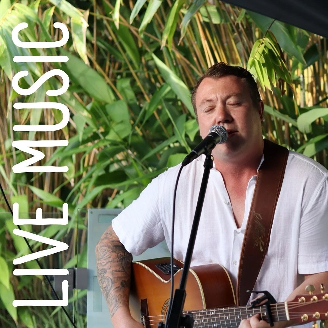 Join us this Sunday for some local live music with Michael Bayliss from 4pm!! 🎶 

#mavericksonthebay #livemusic