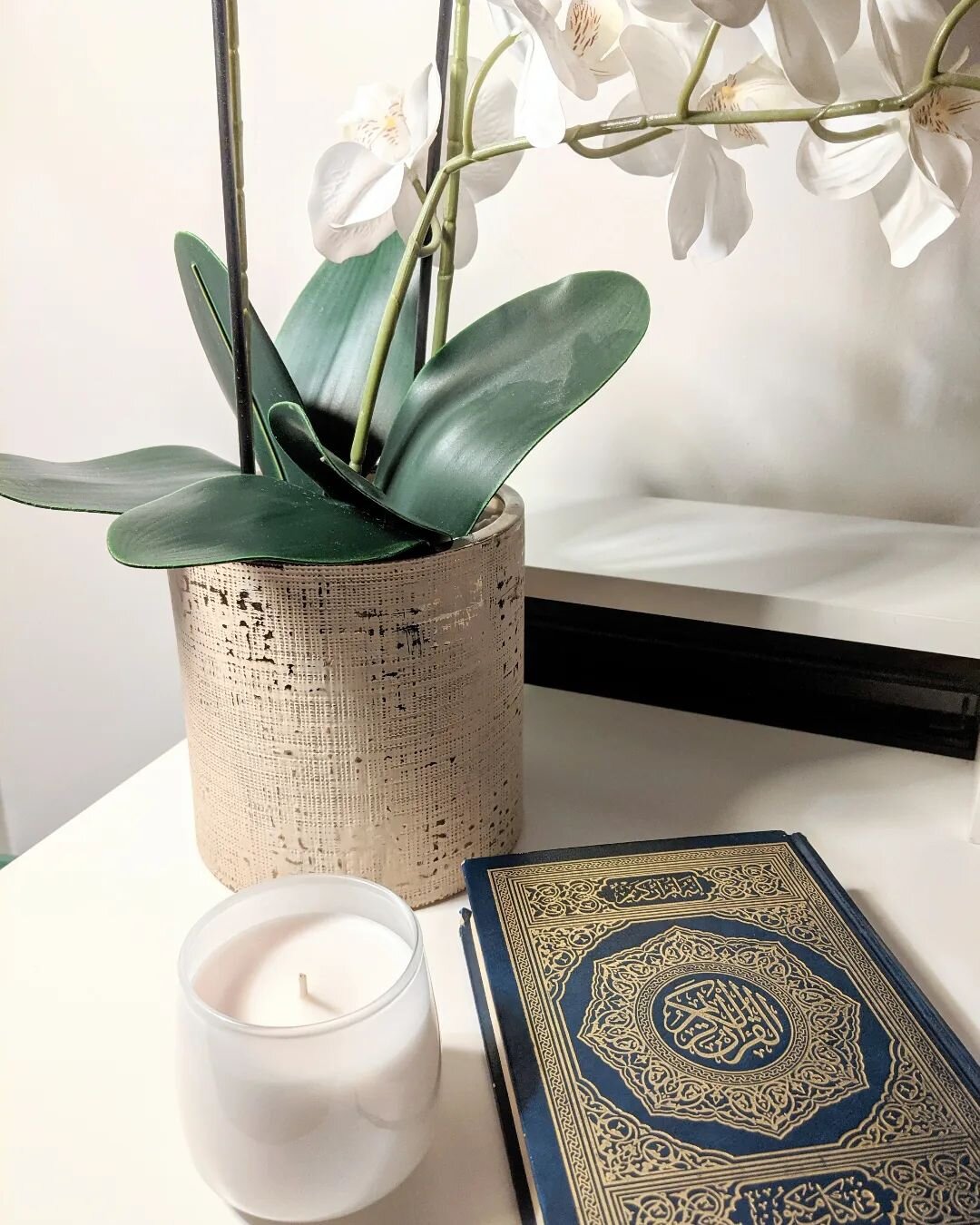 How I Memorize The Quran.⁣⁣
⁣⁣
I've heard about various methods and recently bought a few books on memorization techniques, but this is what I actually do:⁣⁣
⁣⁣
1️⃣ BISMILLAH. I seek Allah's protect, mention His Name and often make dua for ease in me