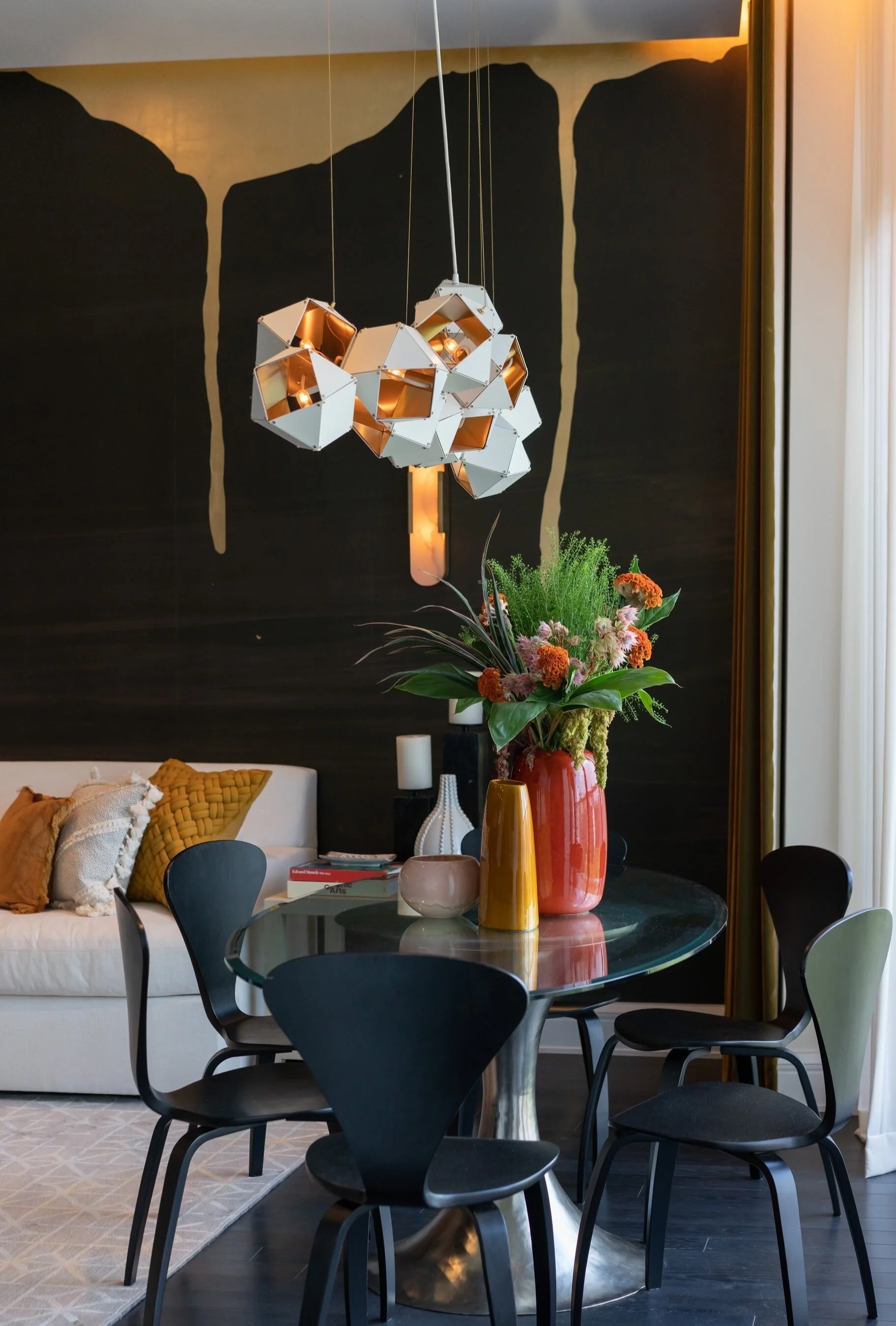 Dining+table+whole+with+ceiling.jpg