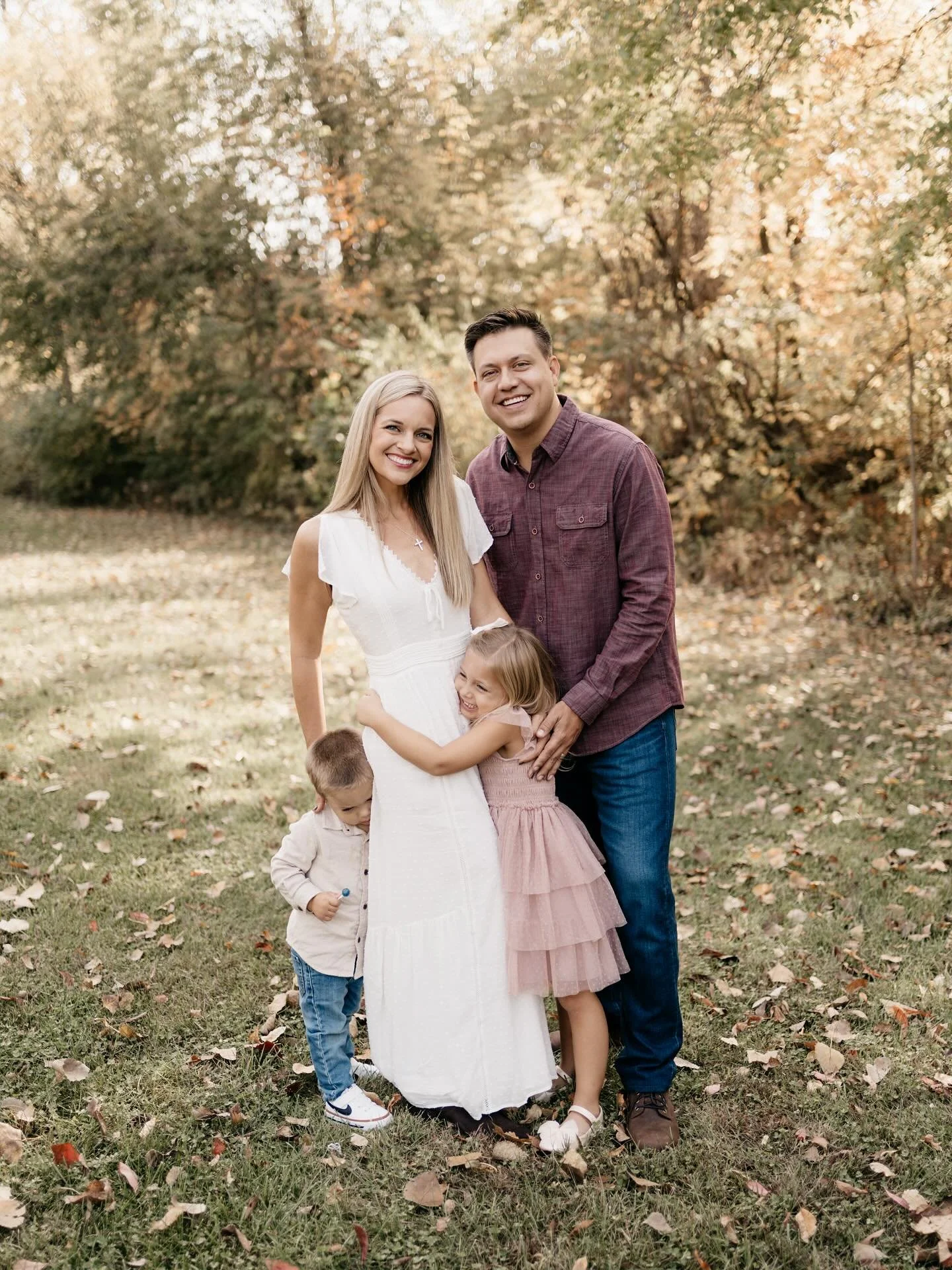 Seventeen frames of the Emhardt family 🤍