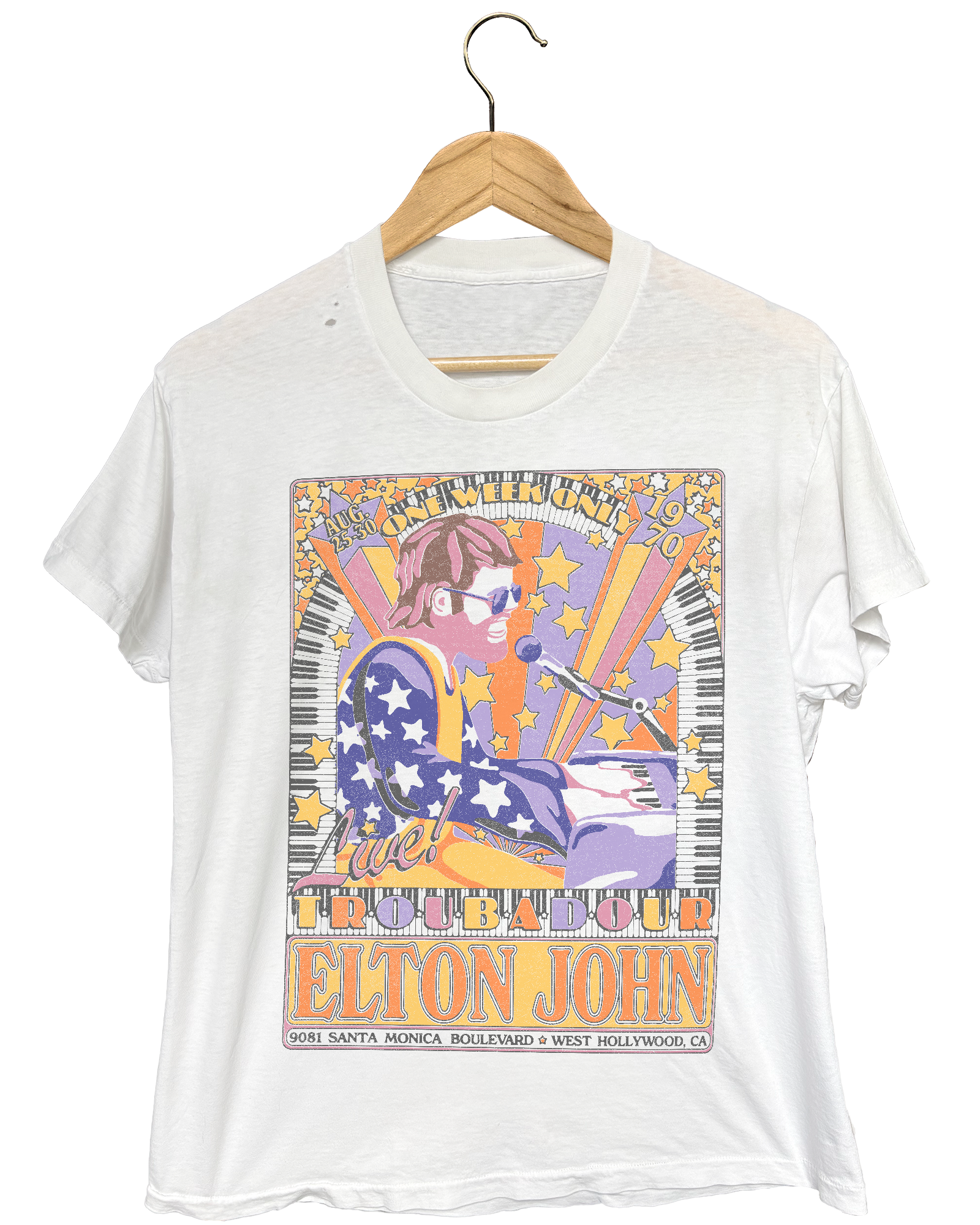 KL_25_WhiteTee_Mockup_Elton_3_FR.png