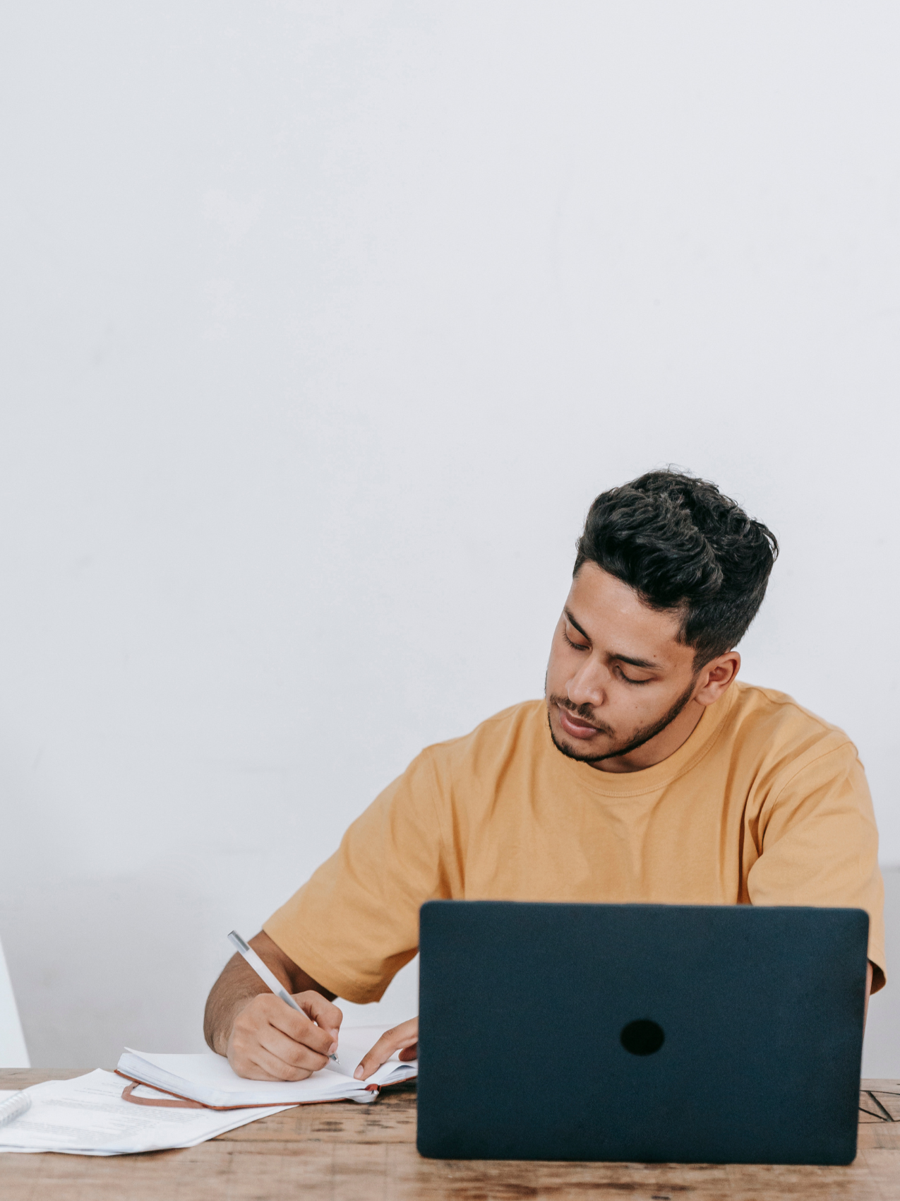 The 7 Biggest Virtual Assistant Hiring Mistakes That Cost You Time and Money (And How to Avoid Them)