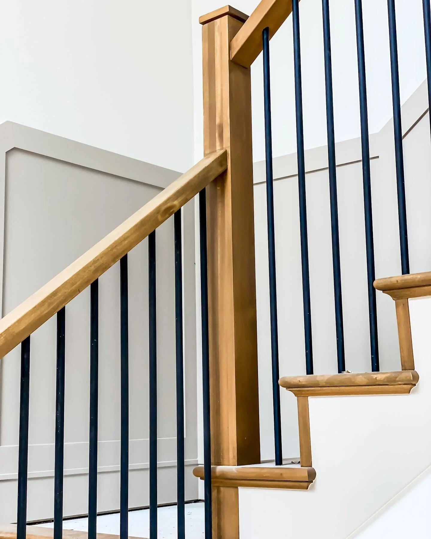 Don&rsquo;t overlook DETAIL. We believe it&rsquo;s the little things that take a project over the top&hellip; can&rsquo;t wait unveil this Cave Springs custom! 

#carpentry #homebuilder #nwa #realestate #homedesign