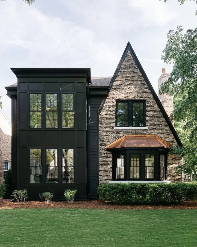 Blackish House ←sideZ black-siding-house_thumbnail-