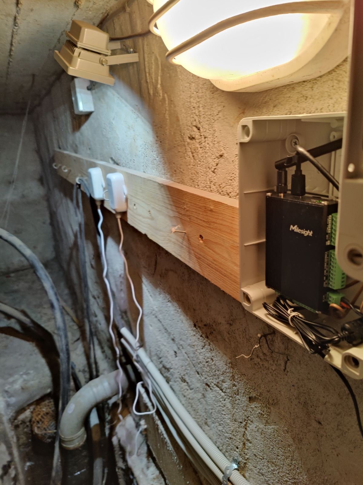 Water Leakage Detection and Water Pumps Control LoRaWAN System - 2