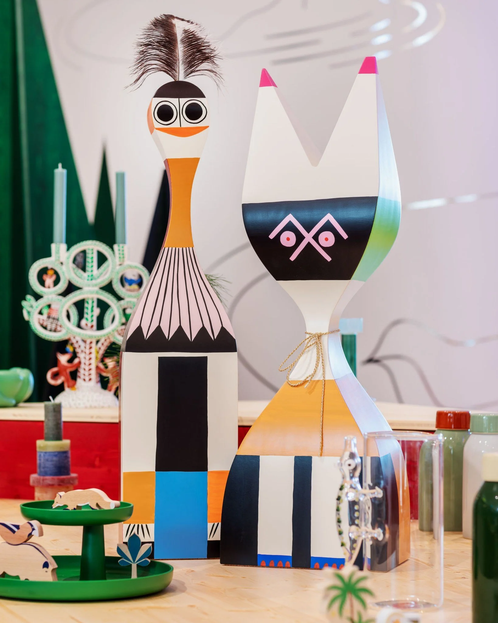 🎃 Nothing scares us more than bad design.
Happy Halloween! 🕯️
@vitra 

#TrendMilanoDesign #Vitra #VitraDesign #VitraObjects #Halloween #HalloweenVibes #SpookySeason #DesignInOrange #PlayfulDesign #SeasonalDecor  #CreativeSpaces #DesignStories #Home