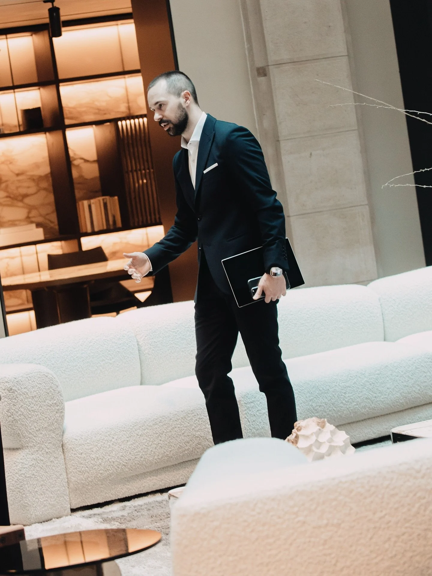 Un viaggio tra heritage e innovazione. 🇮🇹
Con Mattia alla scoperta di Palazzo Molteni a Milano.
@___moltenimattia 

#TrendMilanoDesign #TheTeam&nbsp;#Squad&nbsp;#Professionals&nbsp;#Design&nbsp;#Milan&nbsp;#Trend&nbsp;#Colleagues&nbsp;#Interior&nbs