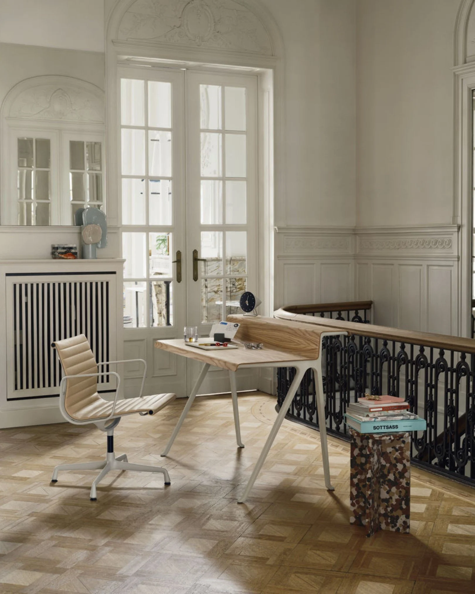 🌿 Con #Mynt e #Courier l&rsquo;home office trova un nuovo equilibrio, grazie ad un&rsquo;ergonomia discreta e una presenza curata che dialoga con la casa. 
&Egrave; l&rsquo;idea @vitra di lavoro contemporaneo, dove produttivit&agrave; e benessere co