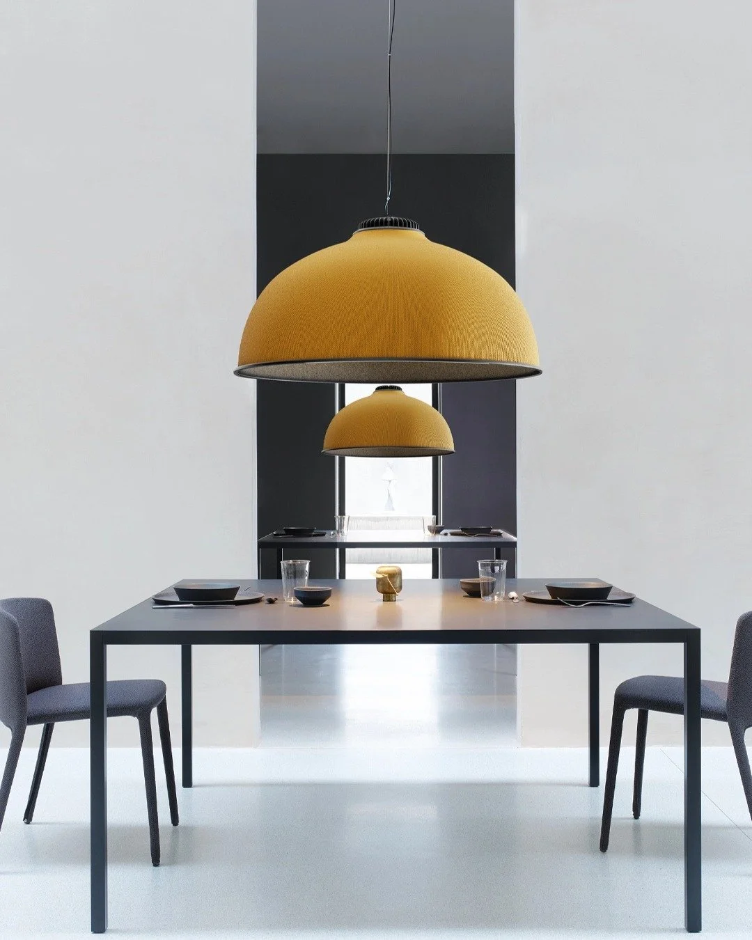 Con #Luceplan Acoustic Solutions, luce e fonoassorbenza dialogano in un unico sistema progettuale, migliorando intelligibilit&agrave; del parlato e qualit&agrave; dell&rsquo;ambiente. 🔊✨
Un approccio integrato che unisce performance illuminotecnica 