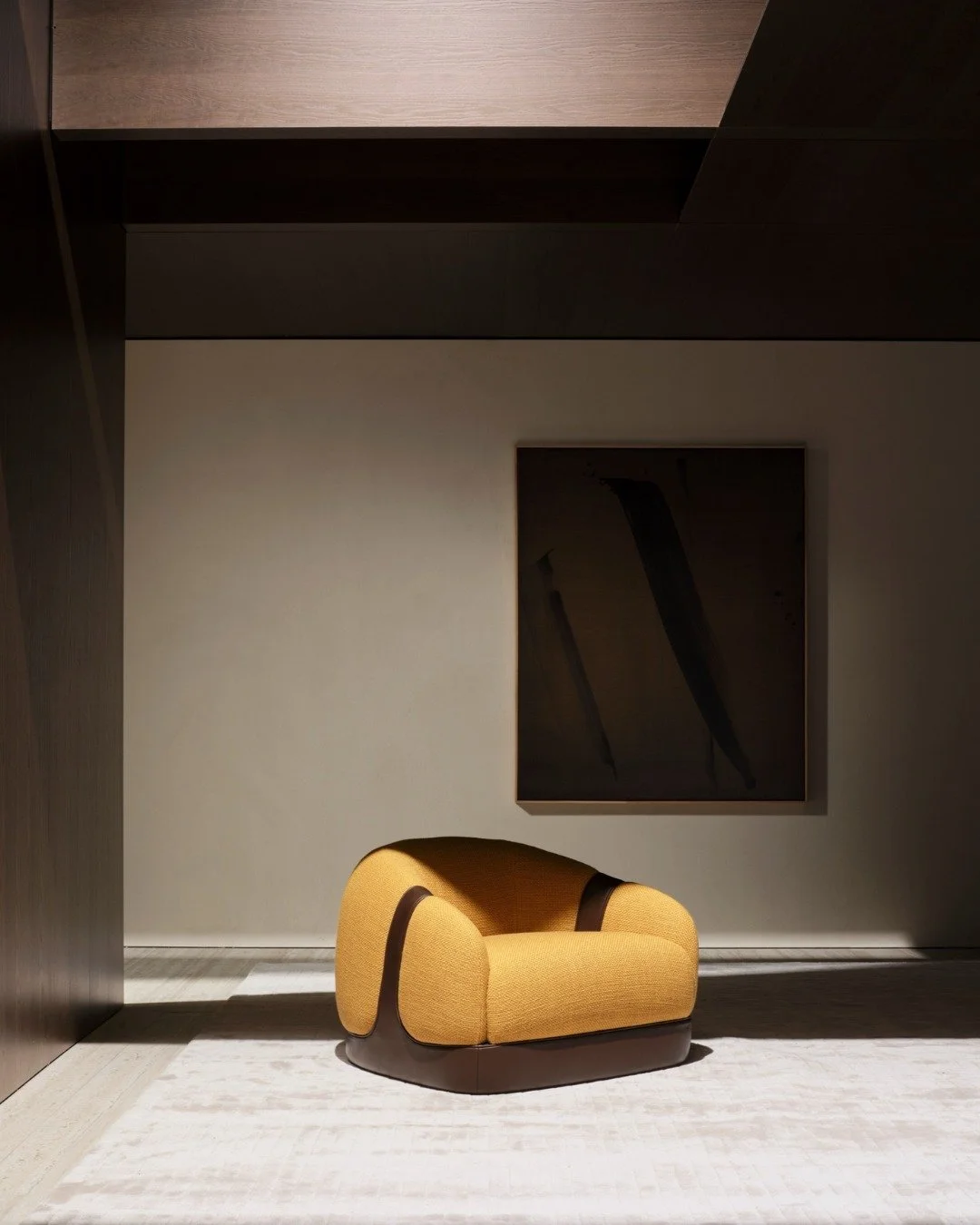 Corsetto, la nuova poltrona di @cristian.mohaded per la 2026 Collection, nasce da un gesto semplice: dare forma a una sensazione.

Un volume che accoglie e avvolge il corpo, definito da una struttura che nasce dalla base e si sviluppa fino ai braccio