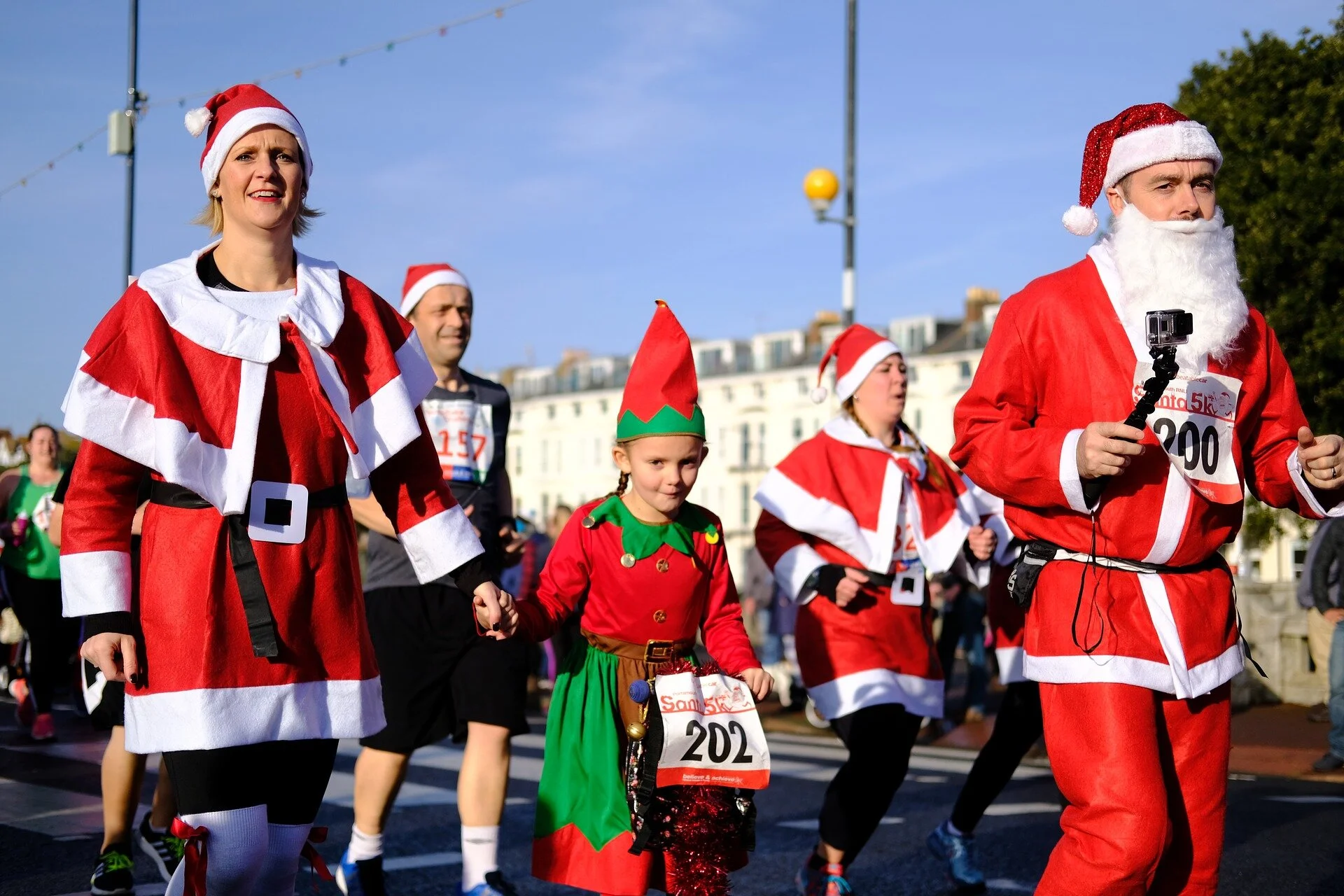 santa-2097876_1920.jpg