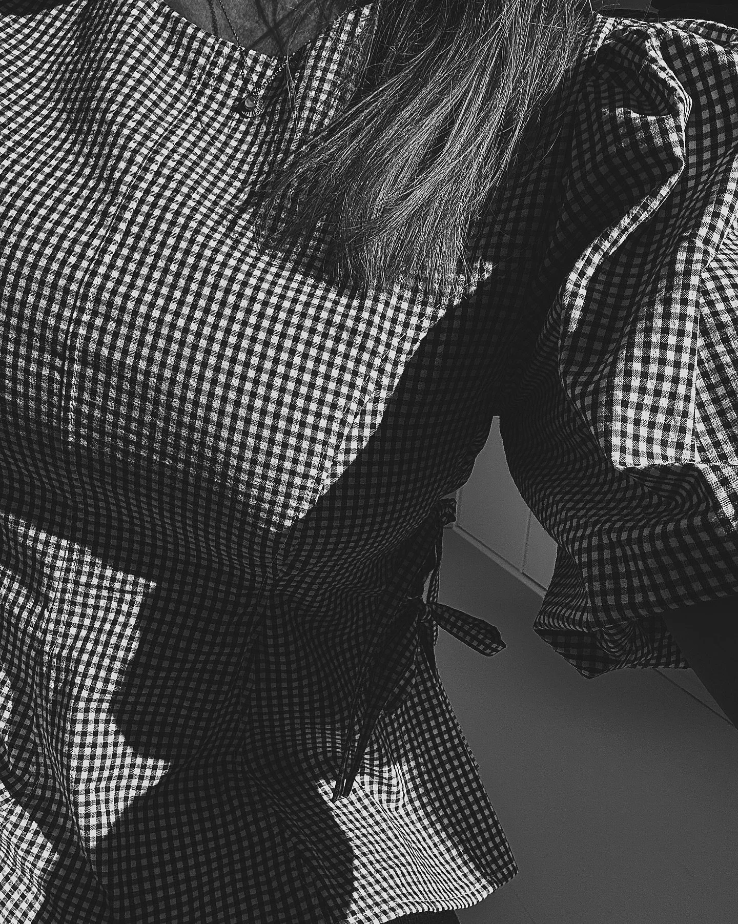 SILKE blusen i bl&aring; og hvid 💙🤍

&mdash;&mdash;&mdash;&mdash;&mdash;&mdash;-

#mettefrejvald 
#tern 
#ootd 
#slowfashionbrand 
#madetomeasure
#odense
#whatiwore