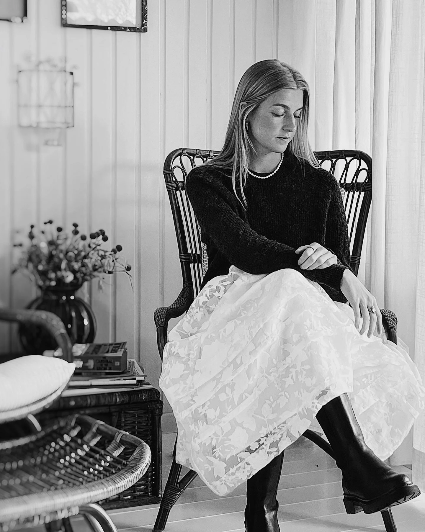 🖤 Skirt &amp; sweater 🖤 
Brug MARIA blonde nederdelen med en strik sweater og st&oslash;vler for et mere casual look.
P&aring; den m&aring;de er nederdelen ikke kun til sommer, men kan bruges ogs&aring; i efter&aring;ret og vinteren ❄️ 

&mdash;&md