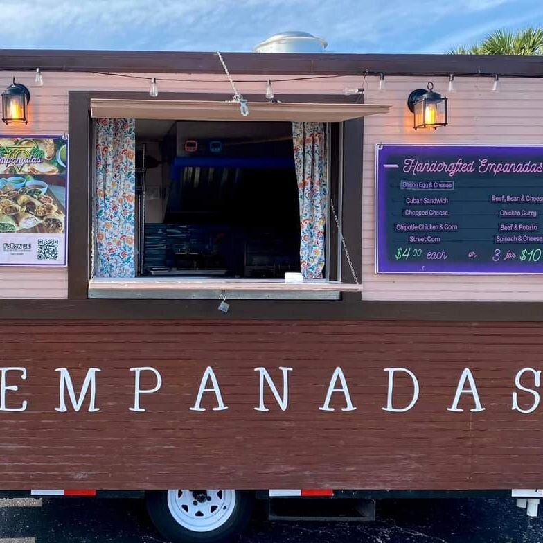 A special treat for tomorrow night to go along with @tbbco Sour Extravaganza and @thinkanddrinktrivia is @empanadas.psl at 6 pm!

Tell a friend or Tag a friend!

#VineandBarley #TampaBayBrewingCo #thinkanddrinktrivia #empanadaspsl