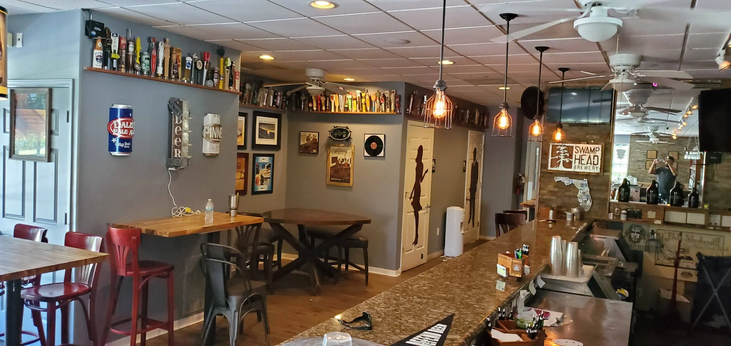 Photos The Vine & Barley