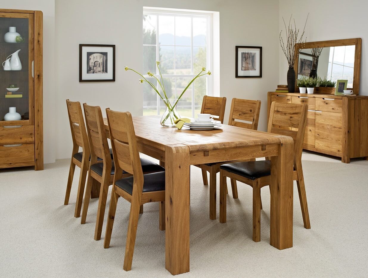A larger dining room oak furniture set, built and shot @moorlandstudiosuk⁠⠀
- ⁠⠀
- ⁠⠀
#kparsonsphotography #moorlandstudiosuk #photographystudio #lifestyle #lifestylephotography #roomset #home #diningroom #kitchendinner #homedecor