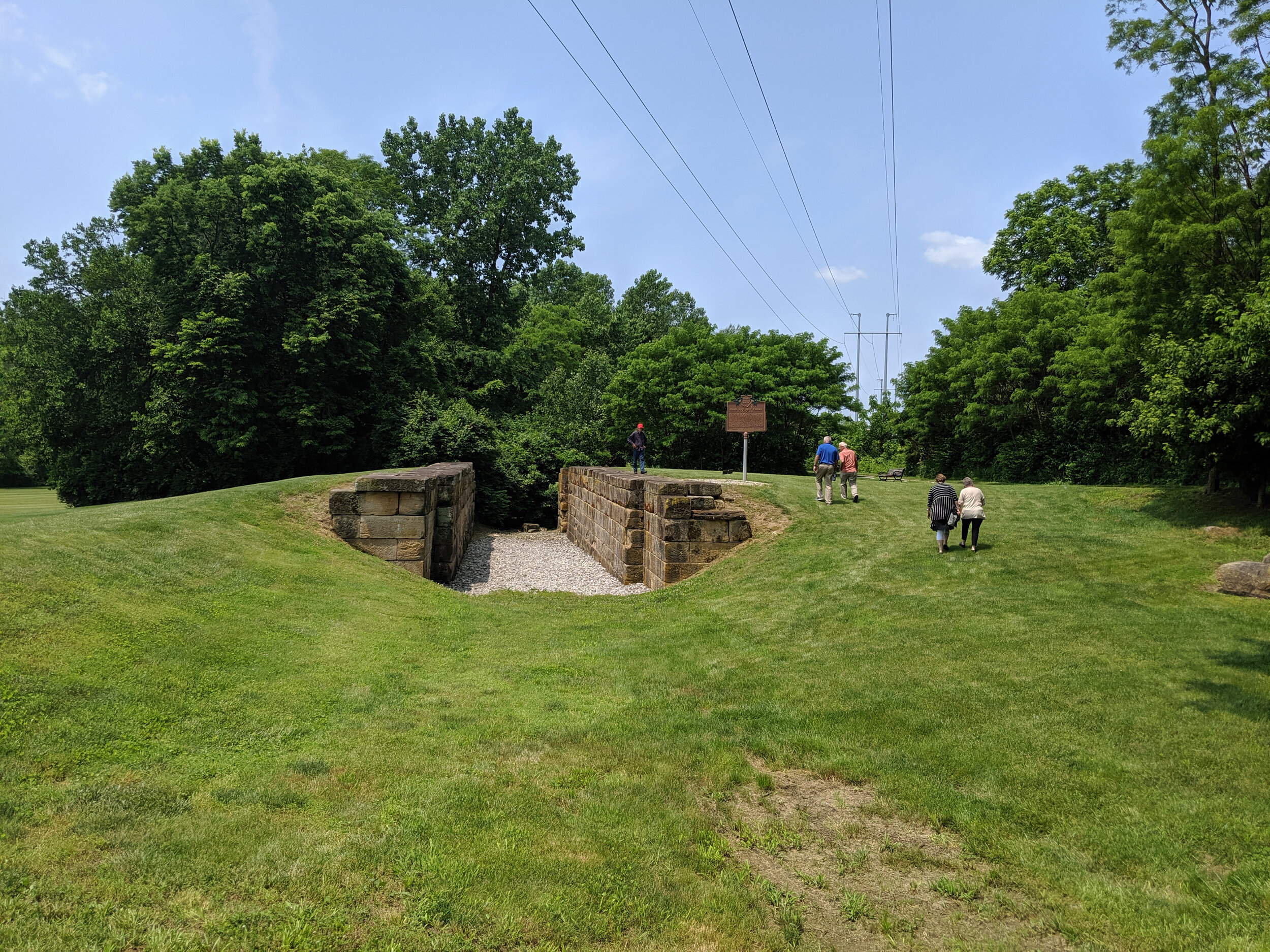 Ohio and Erie Canal 1.jpg