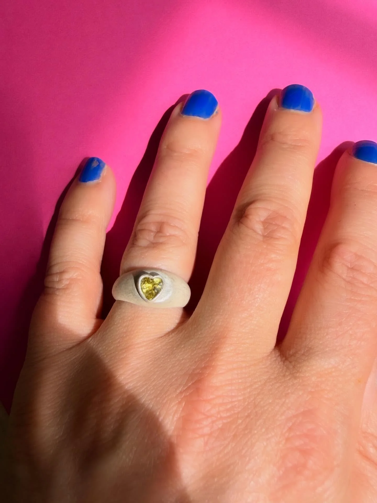 Finally dipping into my Tucson gem haul and starting on some new rings ✨

First up: a yellow sapphire heart 💛 that flashes into the most unexpected acid green when the light shifts just right 💚 such a little shape-shifter.

I&rsquo;ve got a slightl