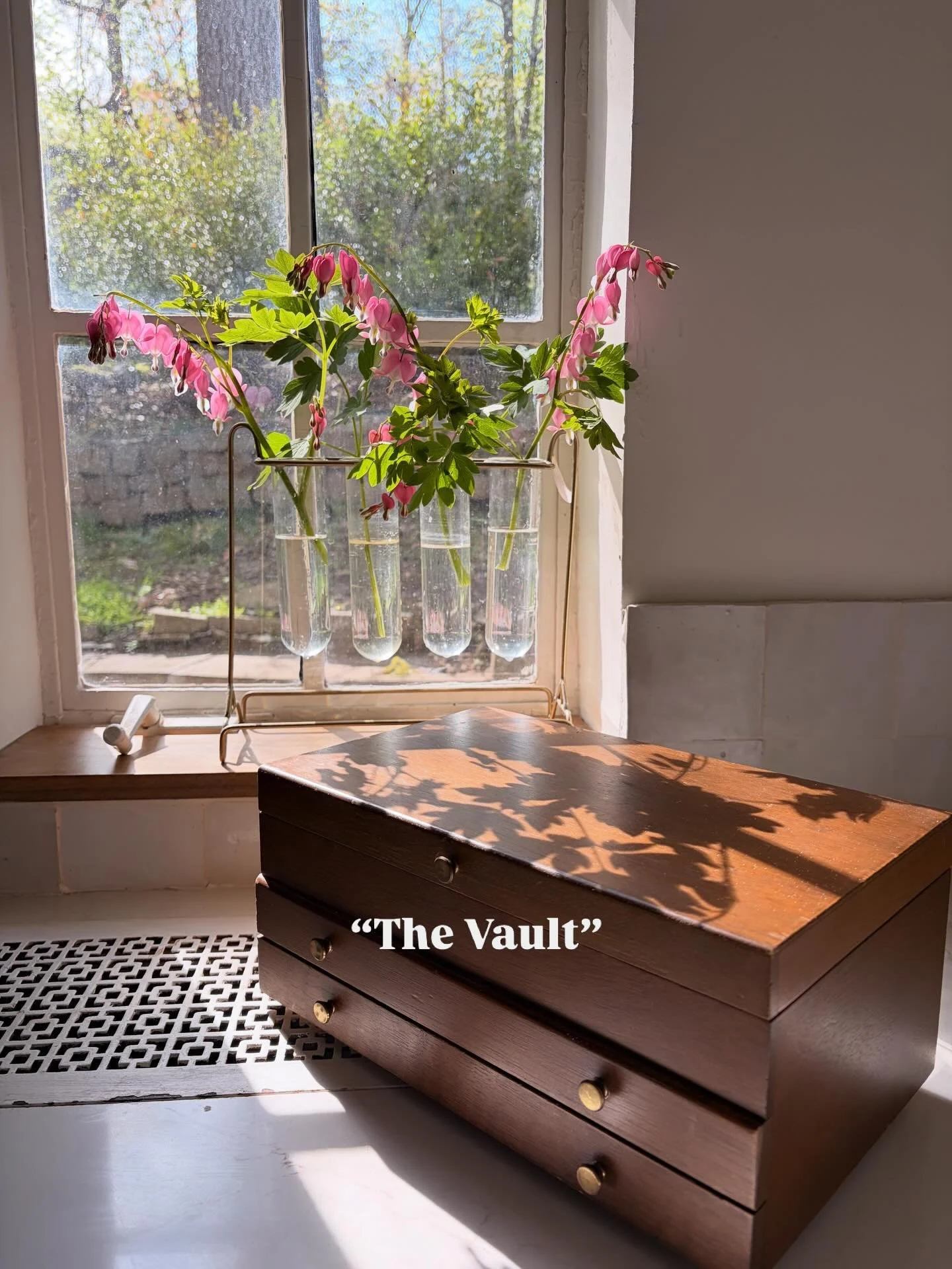 I&rsquo;m slowly adding little treasures to this jewellery box, I call &ldquo;The Vault&rdquo;.
I&rsquo;m not going to reveal its contents just yet because you&rsquo;ll have to come and see for yourself on Sunday at Wickers Creek.
Then, and only then