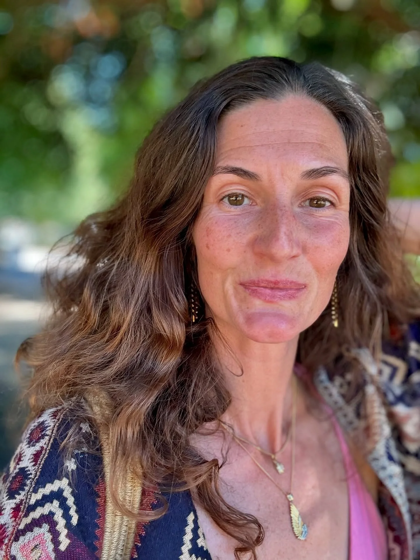 I attended a Silent Retreat last week one hour south of London, in Surrey. I’ll share more about my journey over the next couple of days. Here are some first impressions: 
(1) Day 8 - as I’m walking back to the main building from our fin