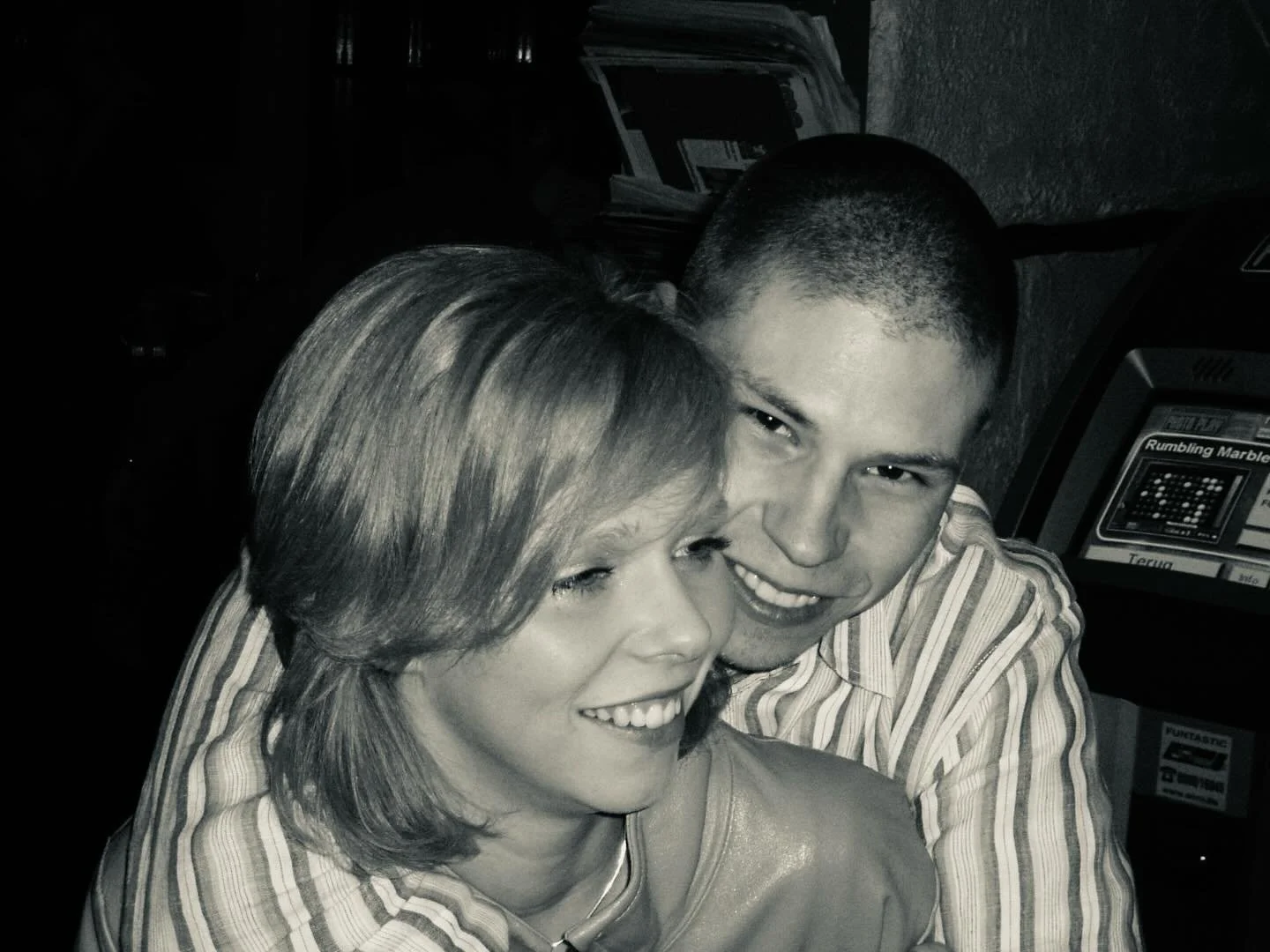 ✨ Geen fundament = geen groei. Zo simpel is het.

Vandaag vier ik 24 jaar samen met Serge 💕
Hij is mijn fundament: mijn kracht, stabiliteit en energie. (En ja&hellip; we lachen ook heel wat af samen 😉)

Onze 3 belangrijkste waarden:
Vertrouwen
Mild
