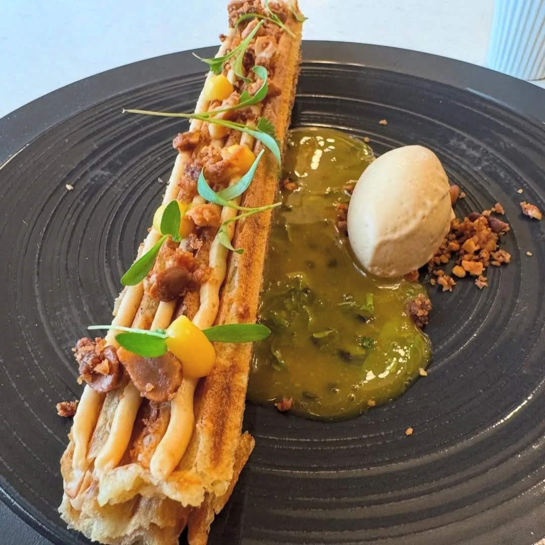 CORIANDRE
Agrume, coriandre.

1. @alexandrejohnleroy / @symbiosecabourg / @charlesantoinejouxtel / @schwabcharlotte
2. 3. 4. @magma_caen