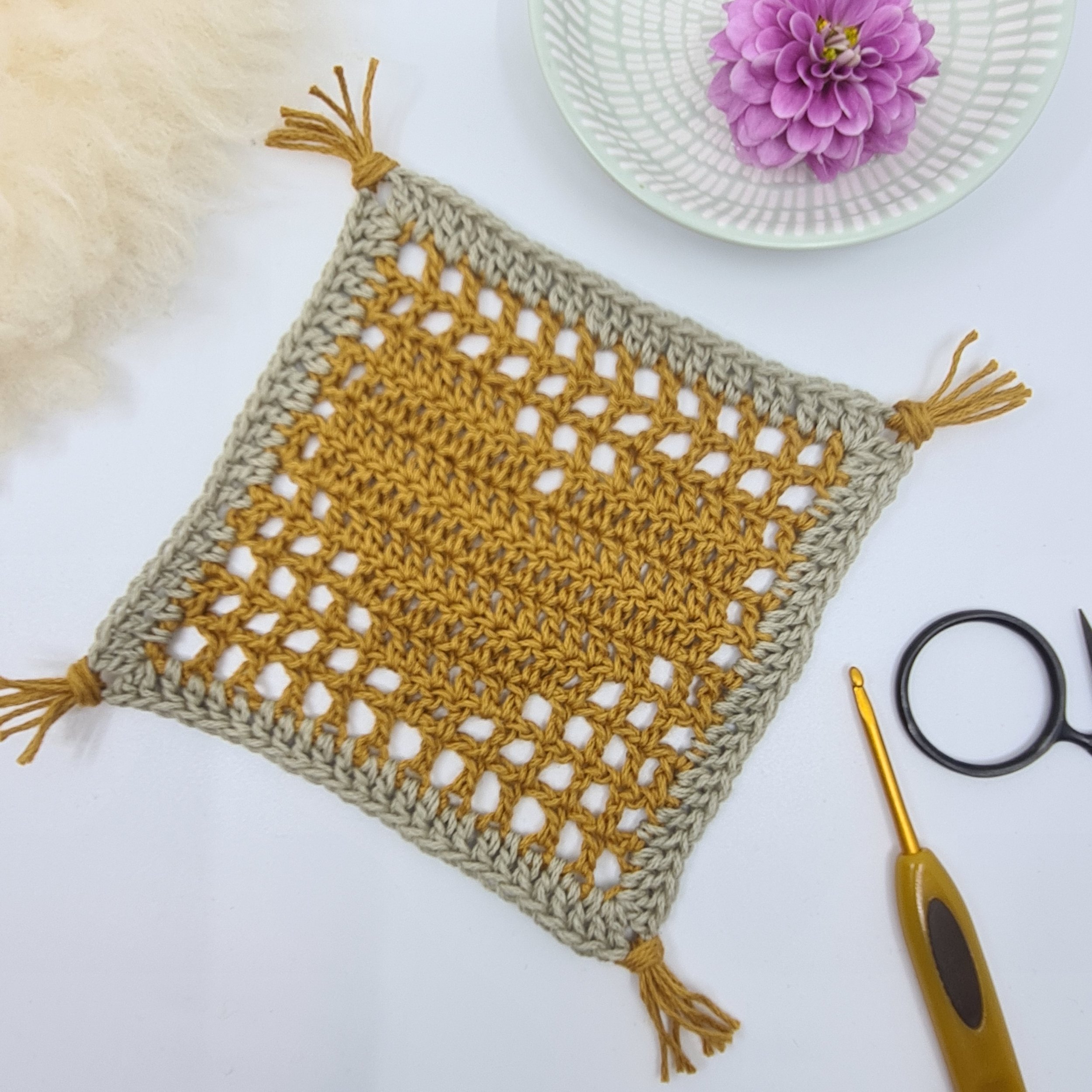 EASY filet Crochet heart Square Pattern (Part 1 The Filet Heart