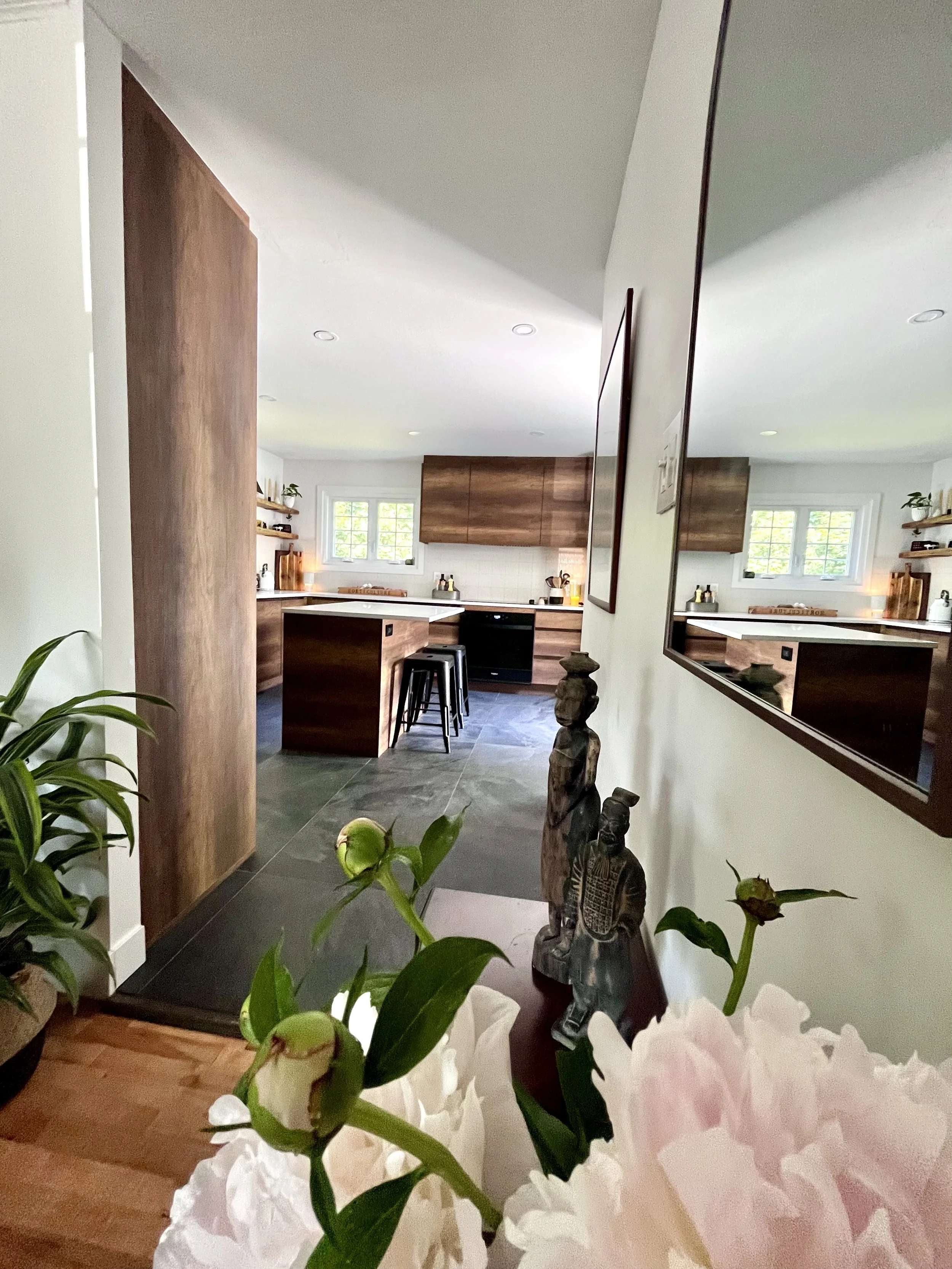 Kitchen renovation and interior design in Hudson Qc.