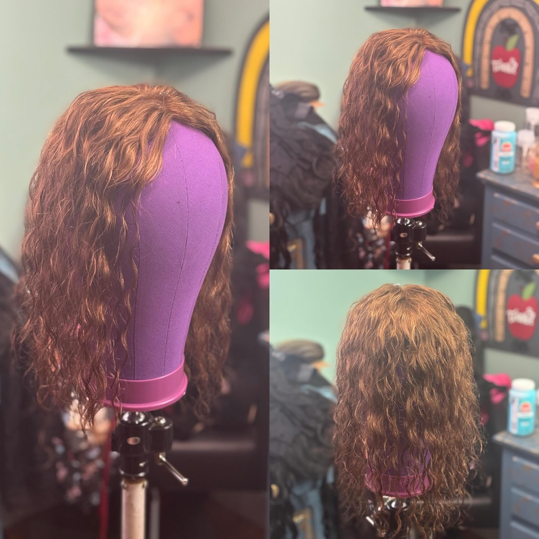 &hearts;️Light auburn curly topper 
5x5 silk base 
14 inches 
3 clips 
Indian human hair 
Light weight density 
$350 USD plus shipping 

Hairbyleash.com

Locks by Leash 

#hairbyleash#hairloss#hvhairloss#newyorkhairlosspecialist#newyorktoppersforsale