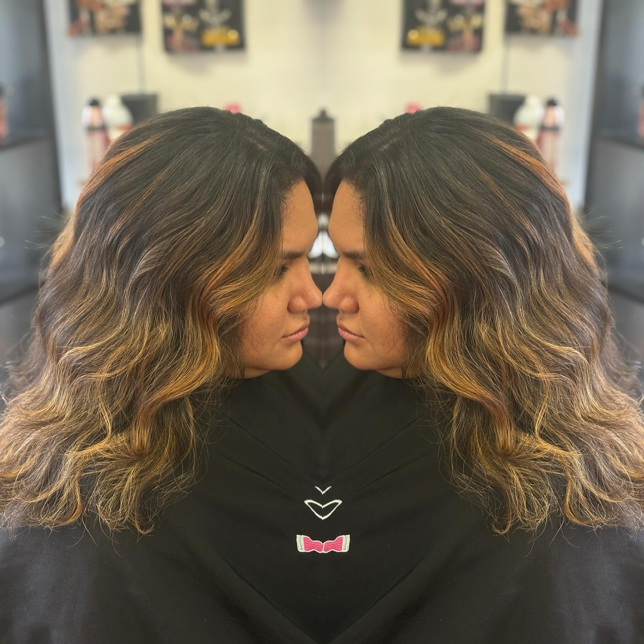 ❤️A little refresh on this beauty ❤️ @stephm327  @pravana @milkshakeusa 

#balayage#balayagelife#wavyhairdontcare#hairdays#milkshakehair#prettyinaminutetools