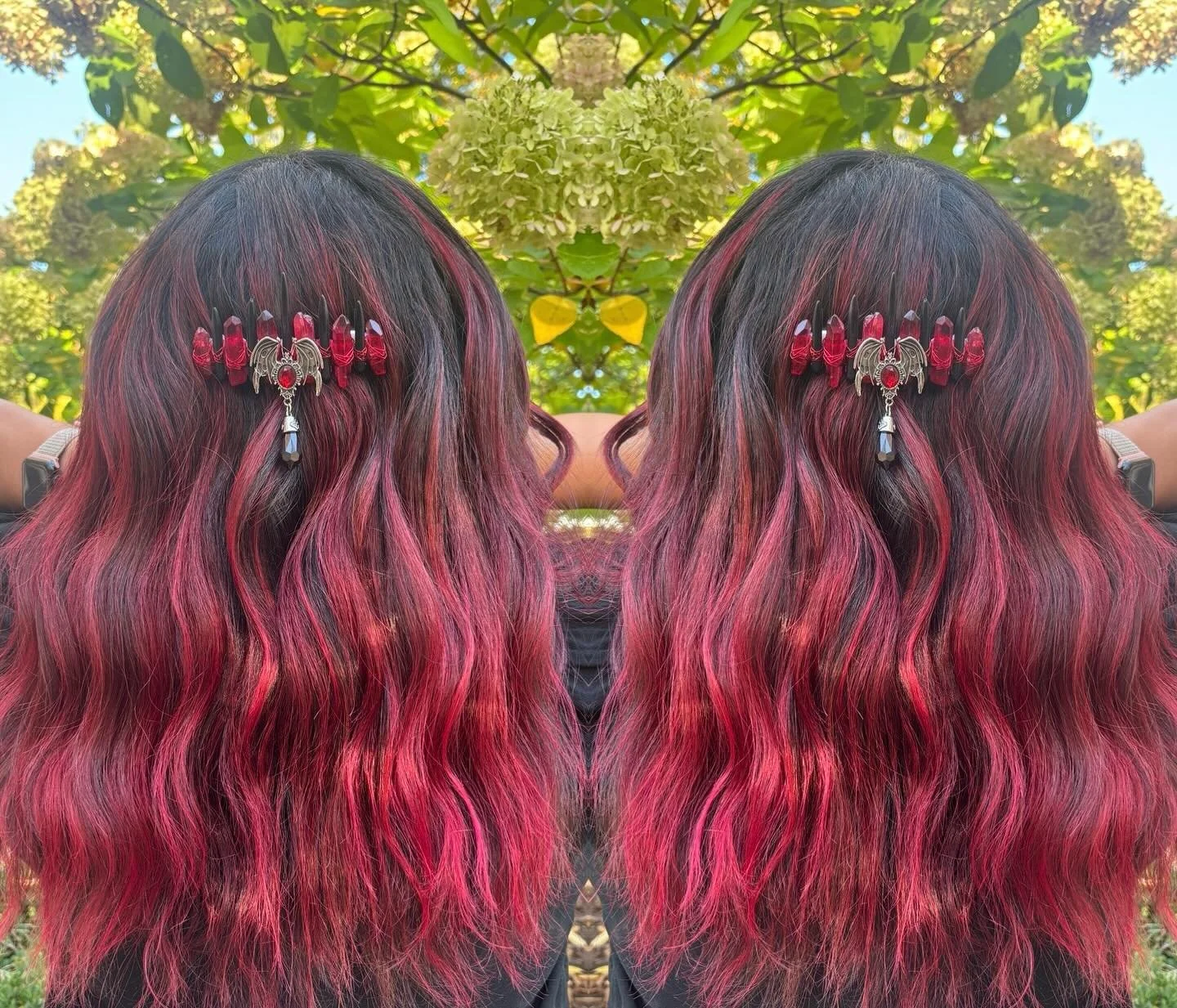 Red vibes ❣️❣️❣️❣️❣️❣️

How amazing is this?? Fall hair!! Swipe for the before 👉🏻👉🏻👉🏻👉🏻👉🏻 @stephm327