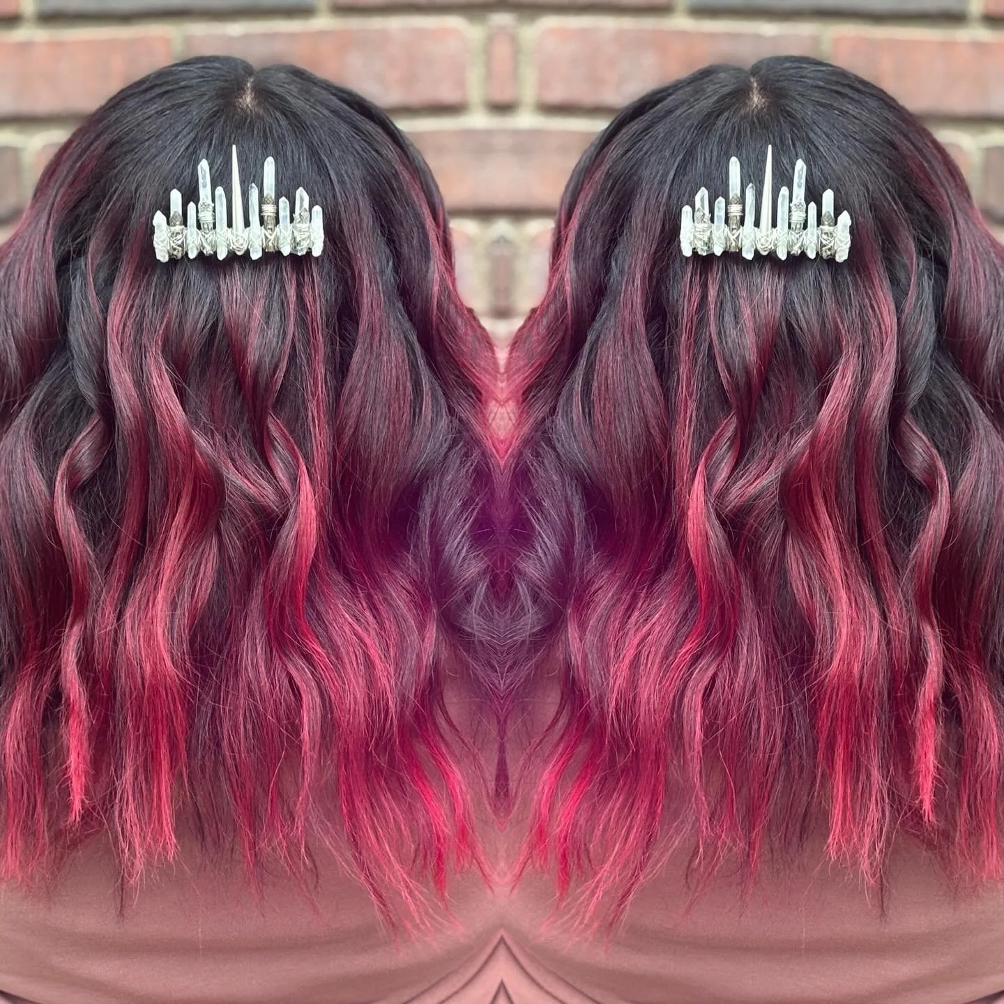 Amazing transformation!!!!

How gorg is this? Look at that before &amp; after!!!

🎈🎈🎈🎈🎈🎈🎈🎈🎈 

Love this! Steph Mili  @milkshakehairpro  @stephm327