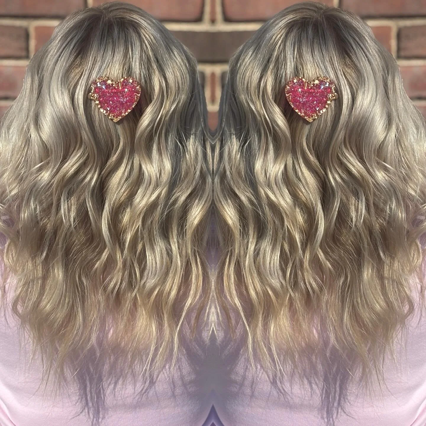 Wintery blonde 💕💕💕

Styled with milk_shake smoothing cream &amp; thermo protector with end result of no frizz serum @milkshakehairpro  @milkshakeusa