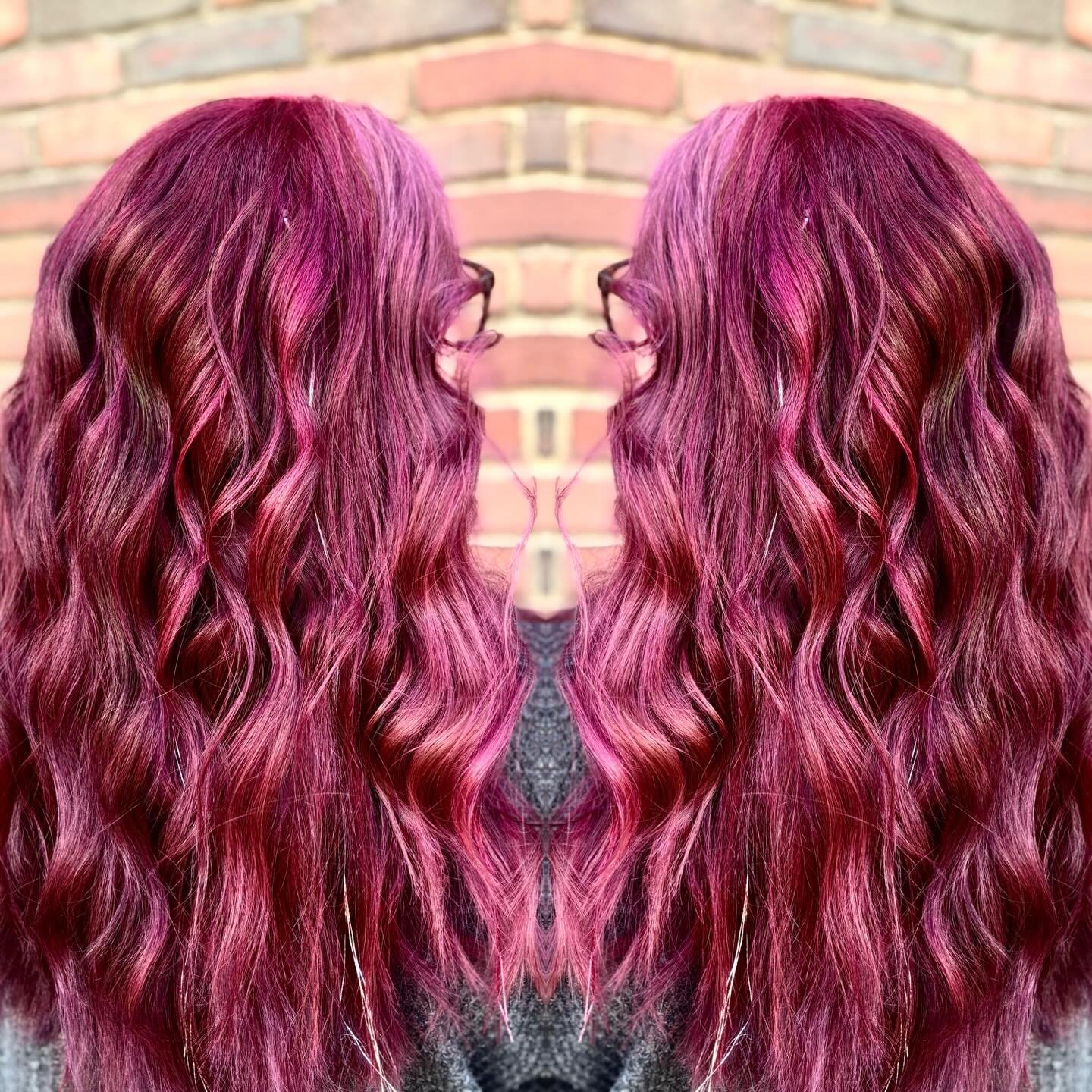 Freaking transformation central!🍓🍓🍓
After 7 bowls of lightener and 4 boxes of hair color this is absolutely to die for!!!

Stunning!!!!!!
#vividcolors#pravana#wildorchid  @kirariverafalcone