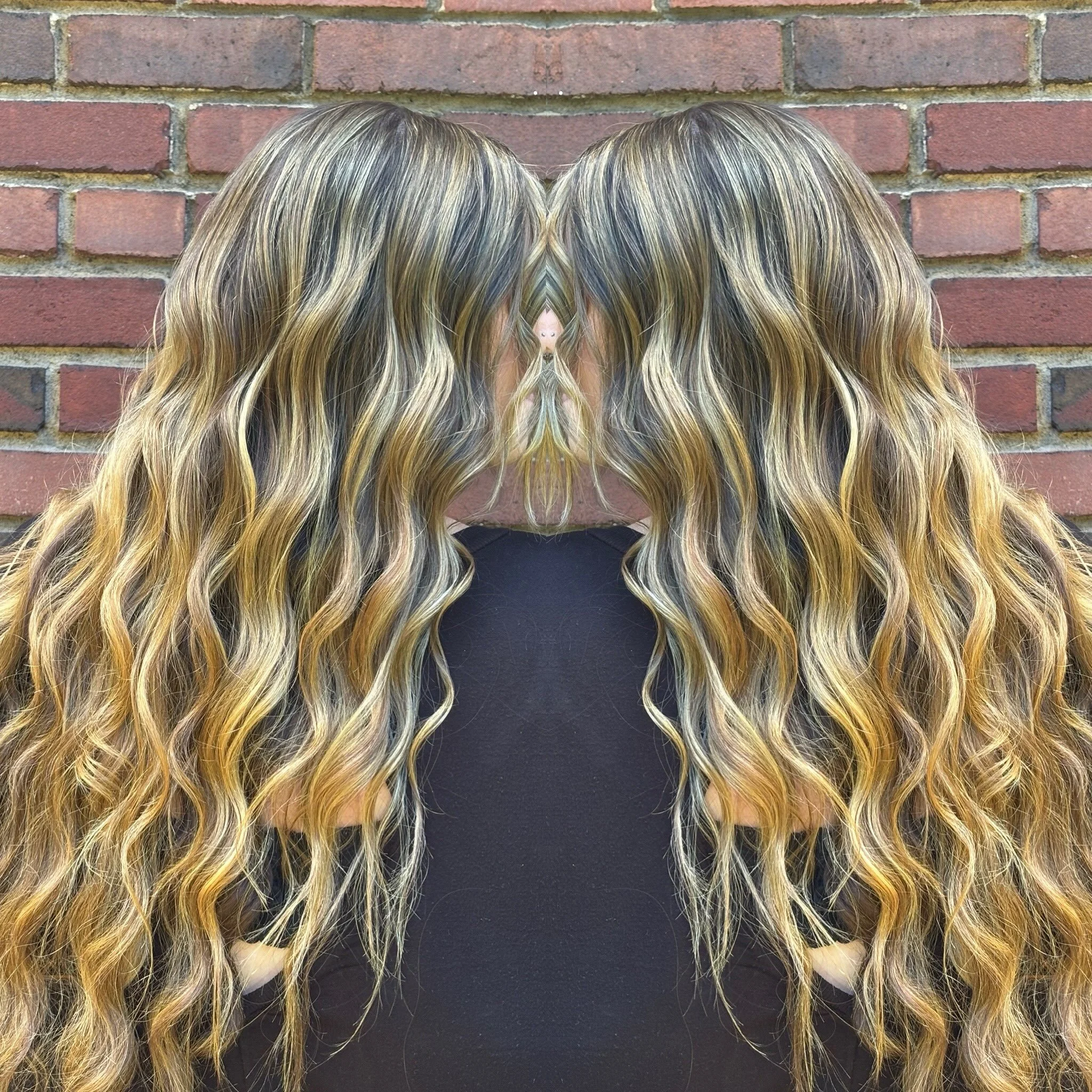 The gorgeous locks!!🔒 💜💜🍁🍁🍁🍁 @alyssa.fiore6368 @milkshakehairpro 

Glossed with @milkshakehairpro  9.17