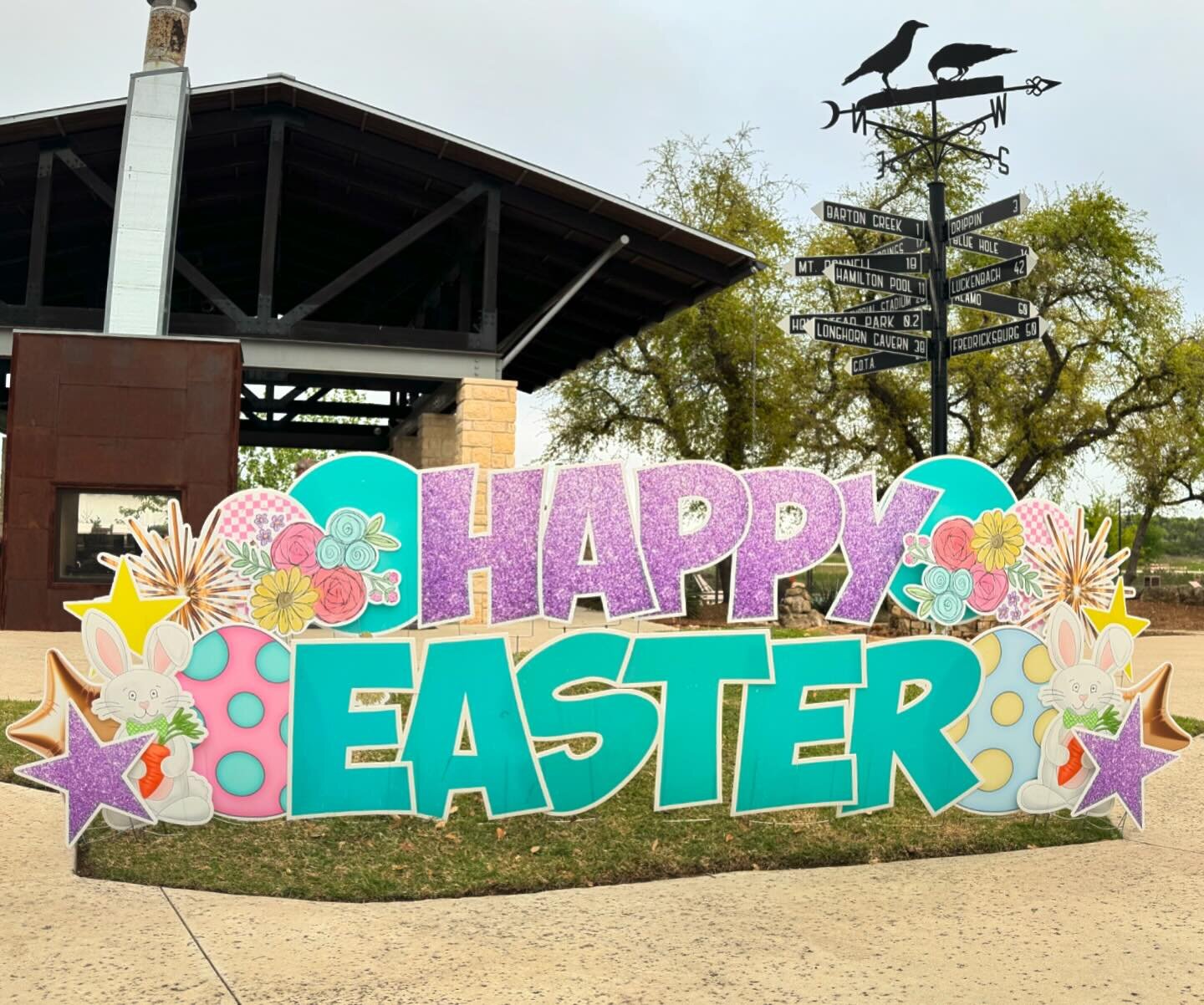 Headwaters is ready for their Easter Festivities today! Of course a cute Sign Gypsies sign is a part of the decor!! 😍 Happy Easter friends! Wishing you a wonderful weekend with family! 🐣🐰🌸🌼