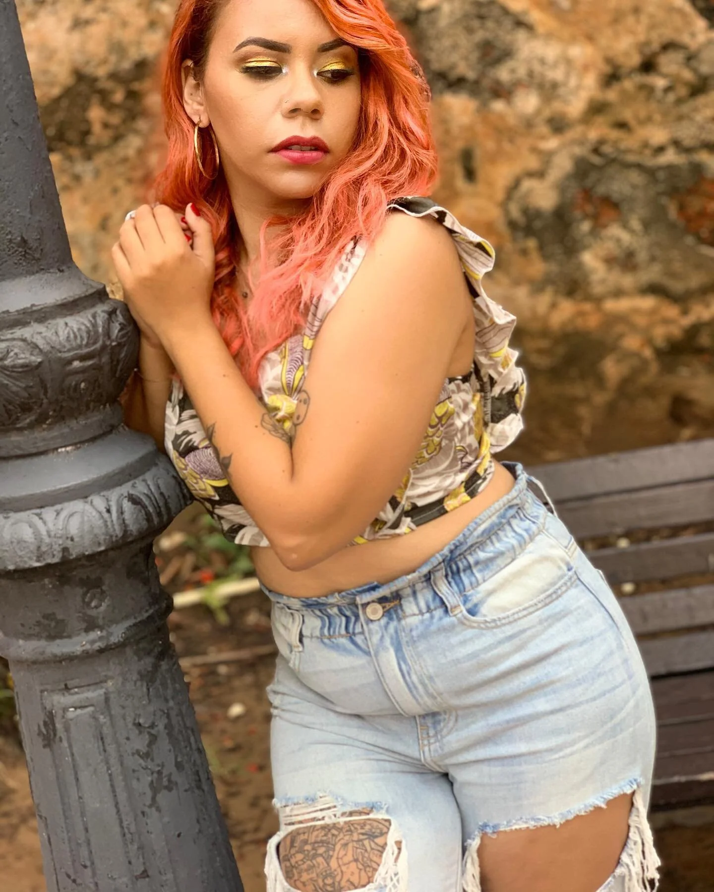 🌸Look Sanjuanero 🌸
🌱

Productos que utilicé: Eyebrows: - @anastasiabeverlyhills Dipbrow Pomade in Dark Brown - @nyxcosmetics_pr / @nyxcosmetics Dewy Finish Setting Spray
- Castile soap

Face Prep: - @lushcosmetics
&bull;Grease Lightning &bull;Enz