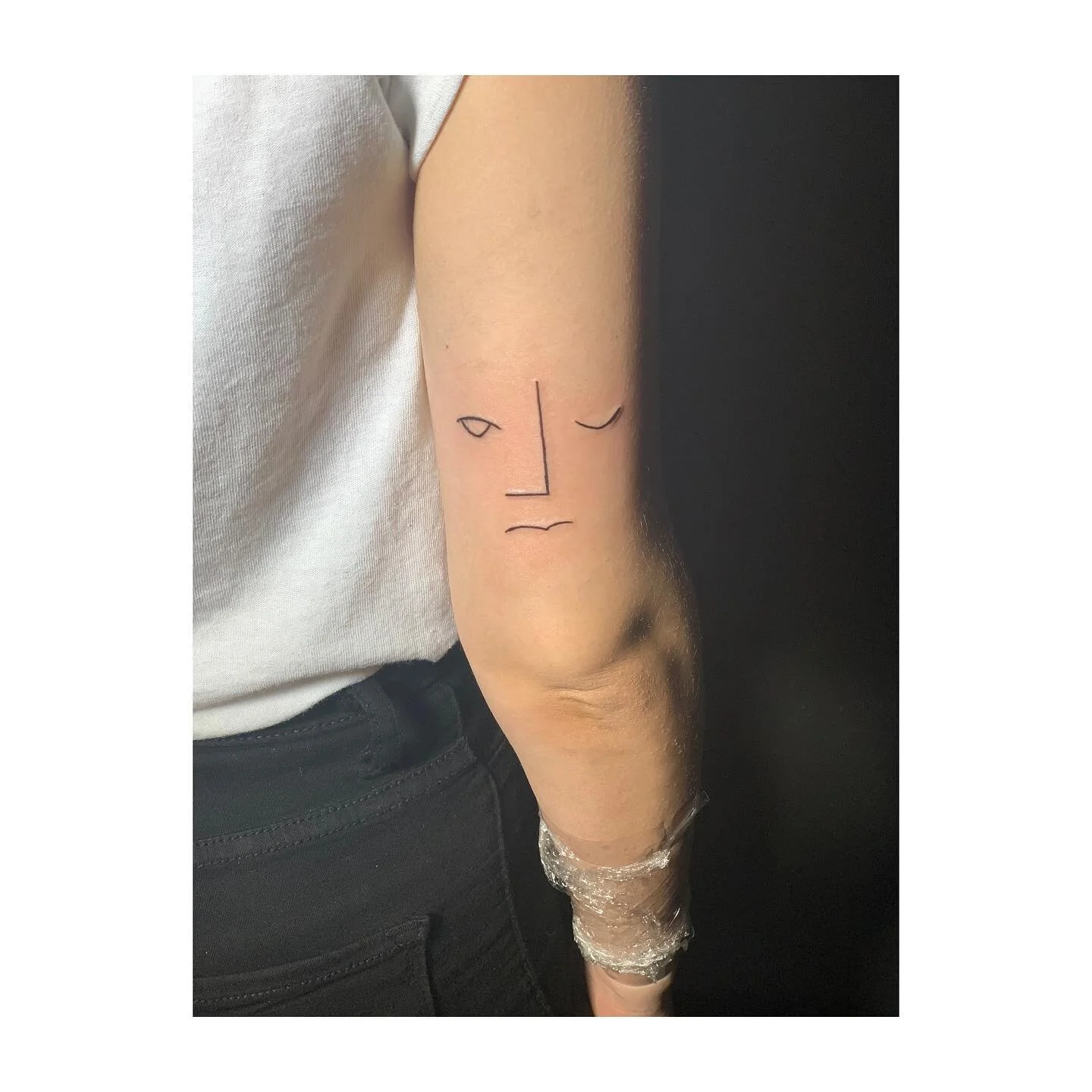 Aesthetic Face ✏️

🩸

Made with: @dynamiccolor 

&mdash;&mdash;&mdash;&mdash;&mdash;&mdash;&mdash;&mdash;&mdash;&mdash;&mdash;&mdash;&mdash;&mdash;&mdash;&mdash;
#veautypr #bhltattoo #vegan #vegantattoo #vegantattoopr #crueltyfree #practice  #linewo