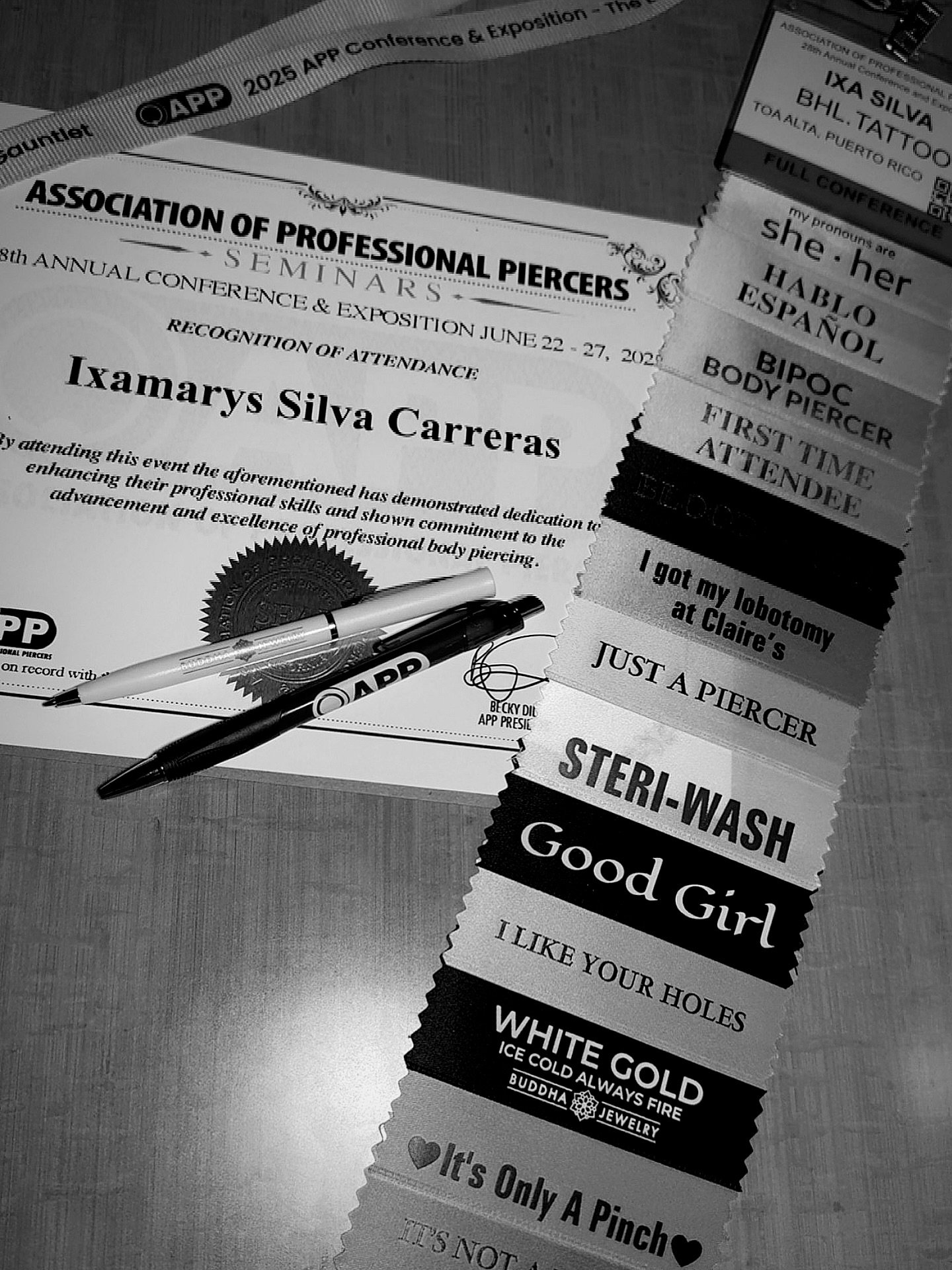 ✨ Vivir un sue&ntilde;o despierta es algo que no se olvida.
Estar en la APP @safepiercing (el coraz&oacute;n del piercing a nivel mundial) no es solo un logro profesional, es una ceremonia. Un recordatorio de que los sue&ntilde;os no solo se sue&ntil