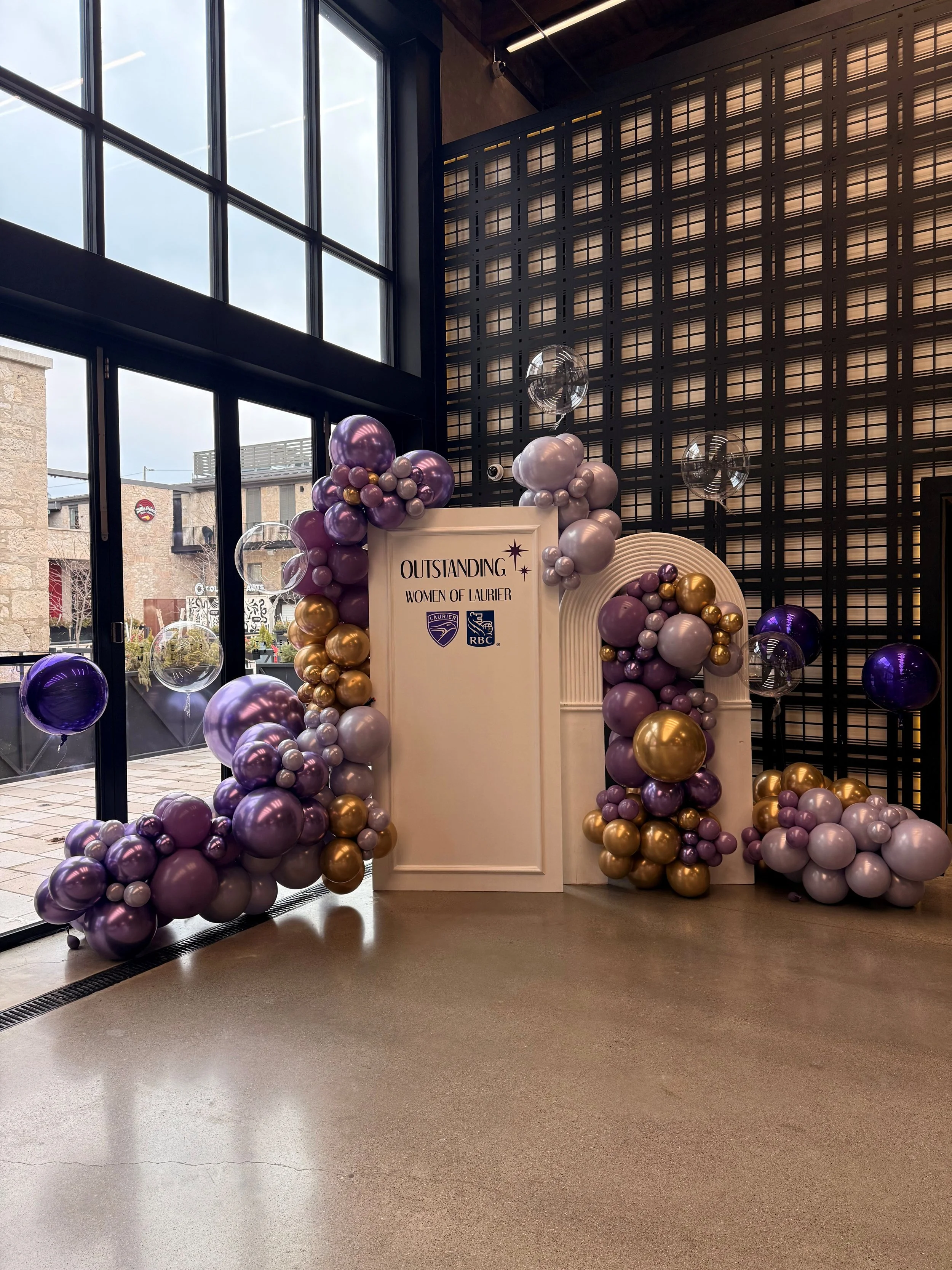 Outstanding Women of Laurier Gala: A Refined Balloon Installation at Tapestry Hall