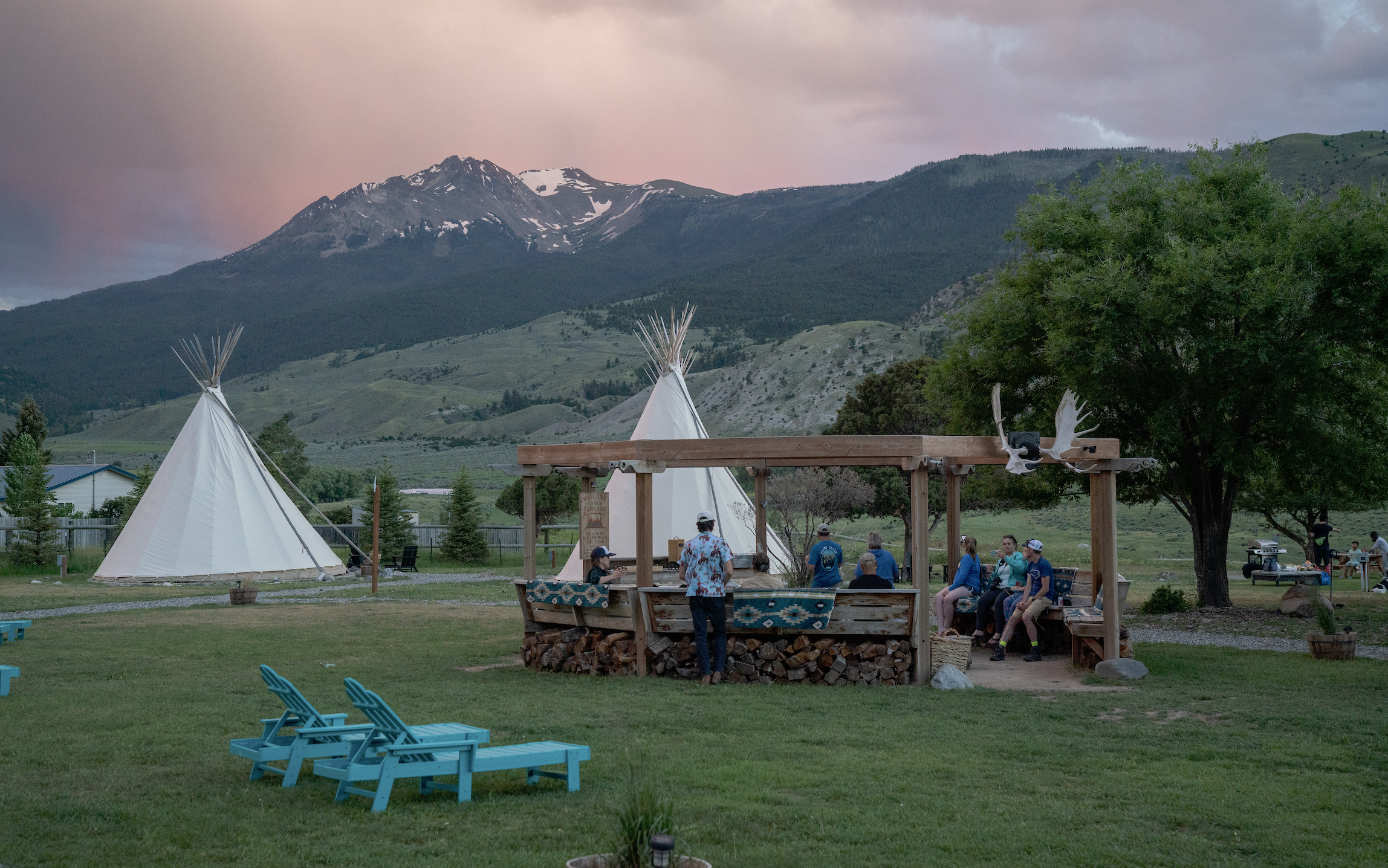 Yellowstone Lodging: Campsites, Hotels, and More - Sunset Magazine
